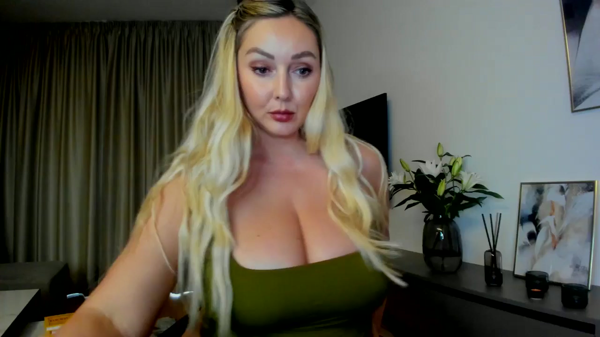 Gallery image thumbnail from Mi_Ha's myfreecams stream on, 07/14/2025, 14:53 image 19 of 20