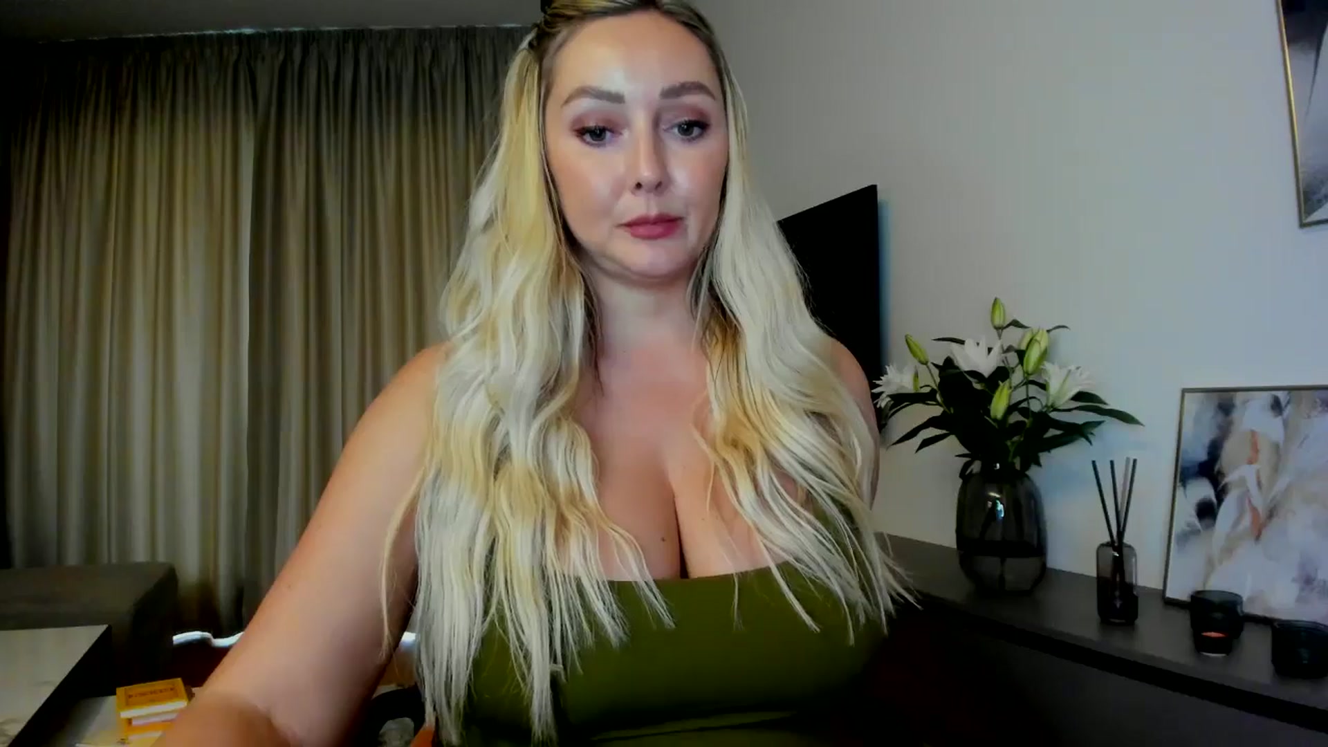 Gallery image thumbnail from Mi_Ha's myfreecams stream on, 07/14/2025, 14:53 image 13 of 20