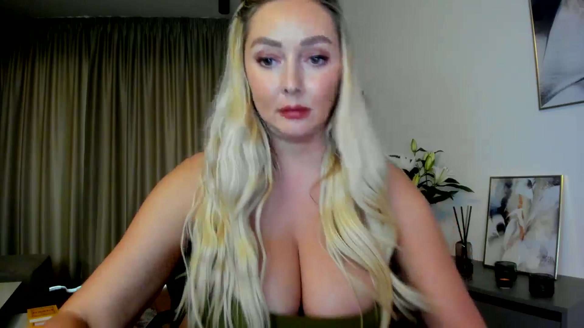 Gallery image thumbnail from Mi_Ha's myfreecams stream on, 07/14/2025, 16:31 image 13 of 20