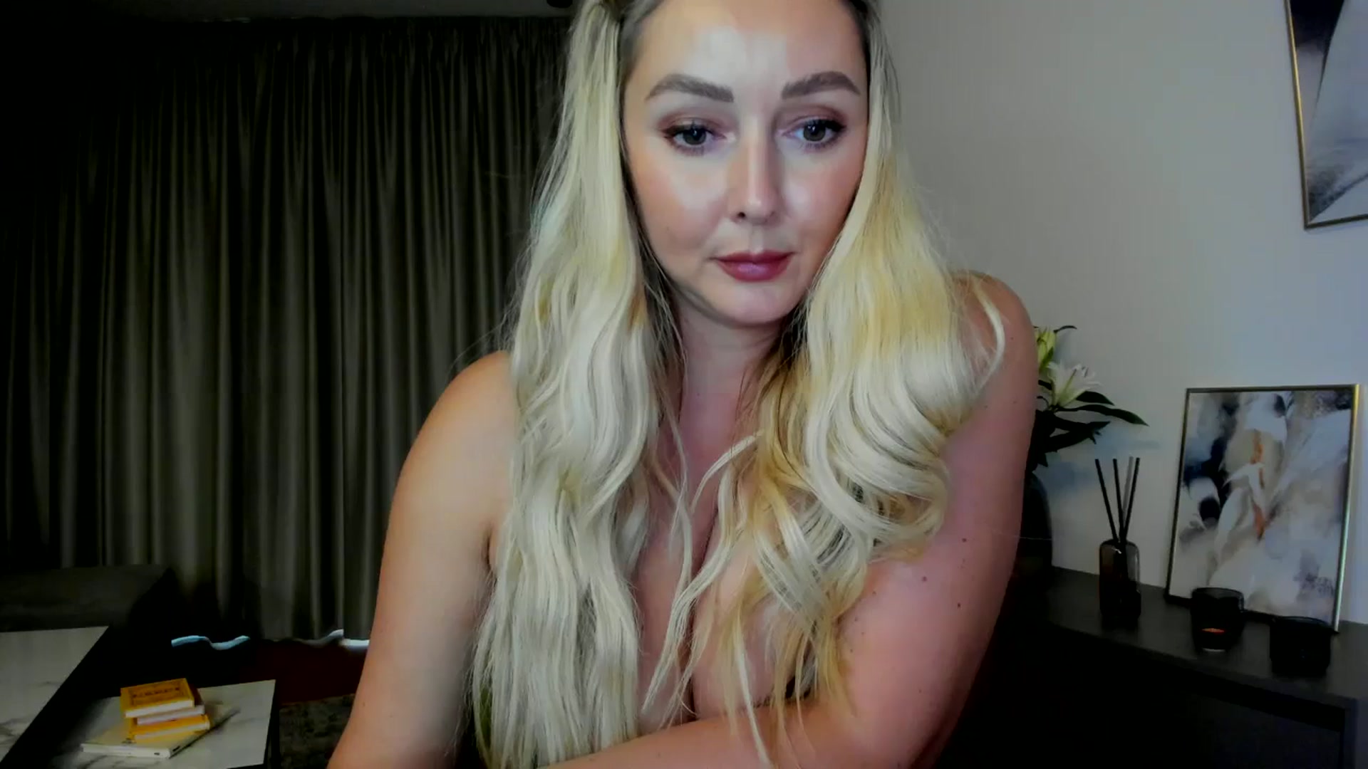 Gallery image thumbnail from Mi_Ha's myfreecams stream on, 07/14/2025, 16:31 image 2 of 20