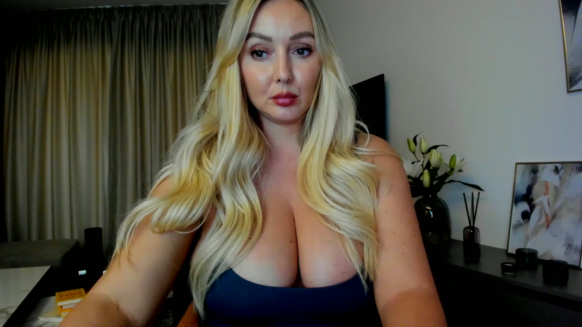 Gallery image thumbnail from Mi_Ha's myfreecams stream on, 07/15/2025, 14:44 image 8 of 20