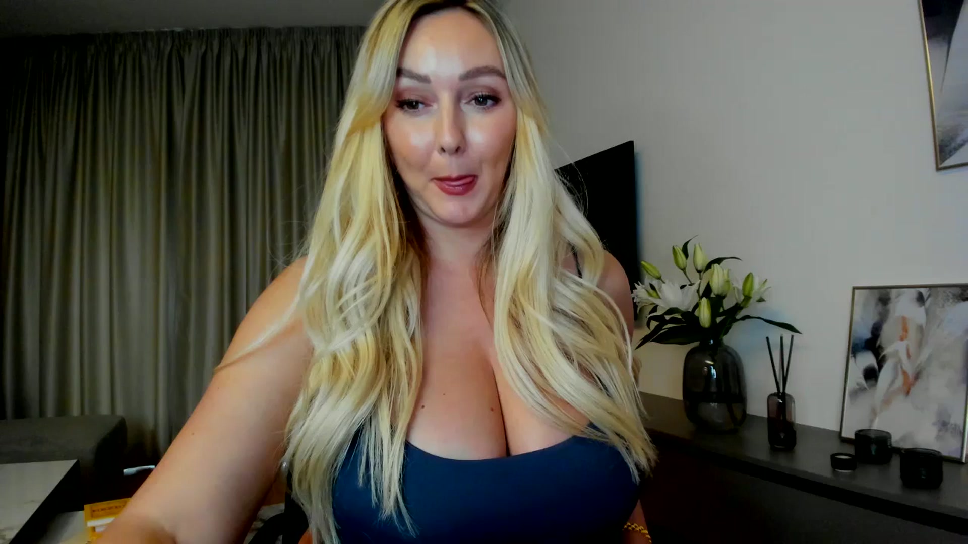 Gallery image thumbnail from Mi_Ha's myfreecams stream on, 07/15/2025, 14:44 image 19 of 20
