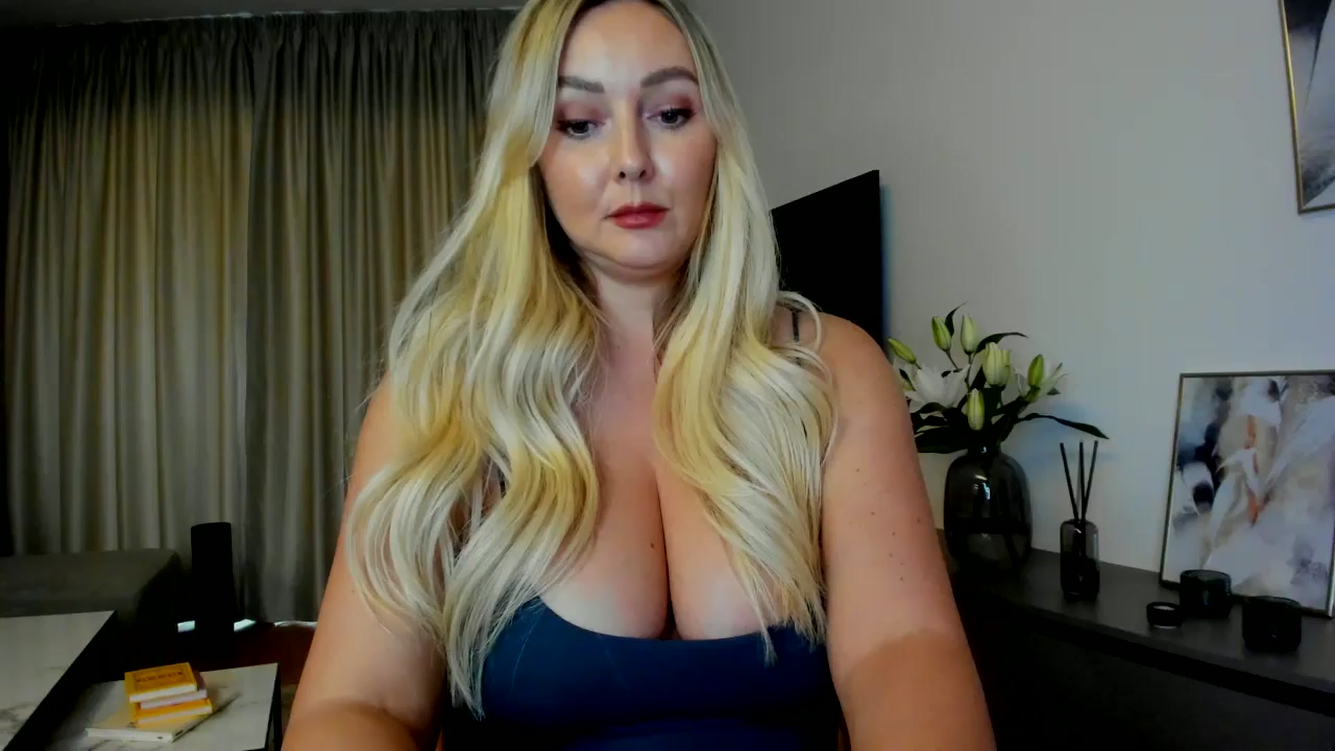 Gallery image thumbnail from Mi_Ha's myfreecams stream on, 07/15/2025, 14:44 image 9 of 20