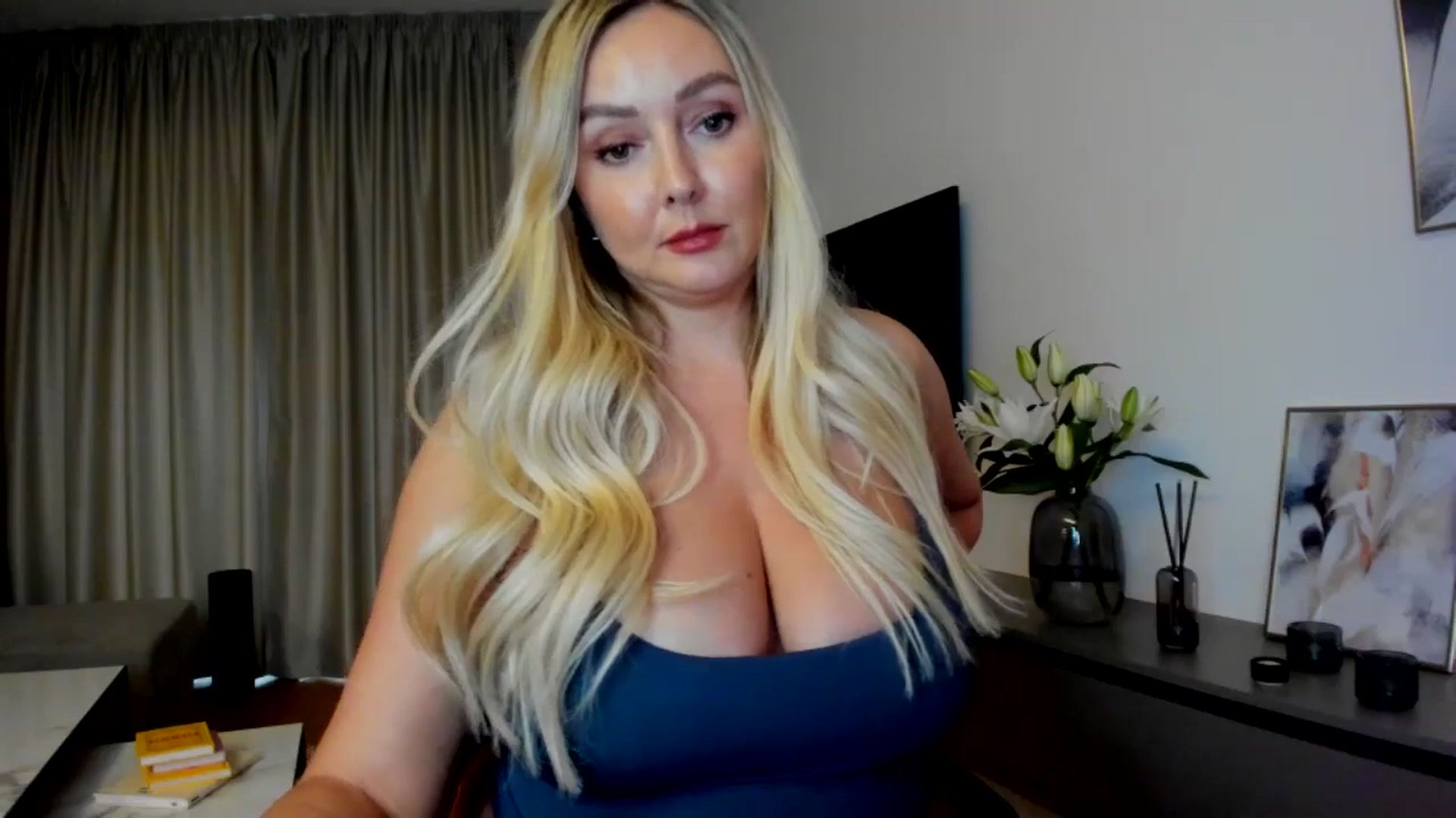 Gallery image thumbnail from Mi_Ha's myfreecams stream on, 07/15/2025, 14:44 image 13 of 20
