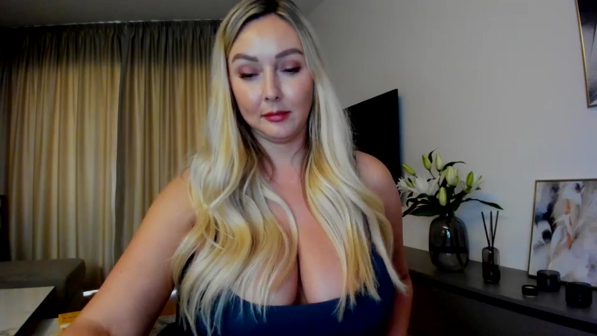 Gallery image thumbnail from Mi_Ha's myfreecams stream on, 07/15/2025, 15:58 image 8 of 20