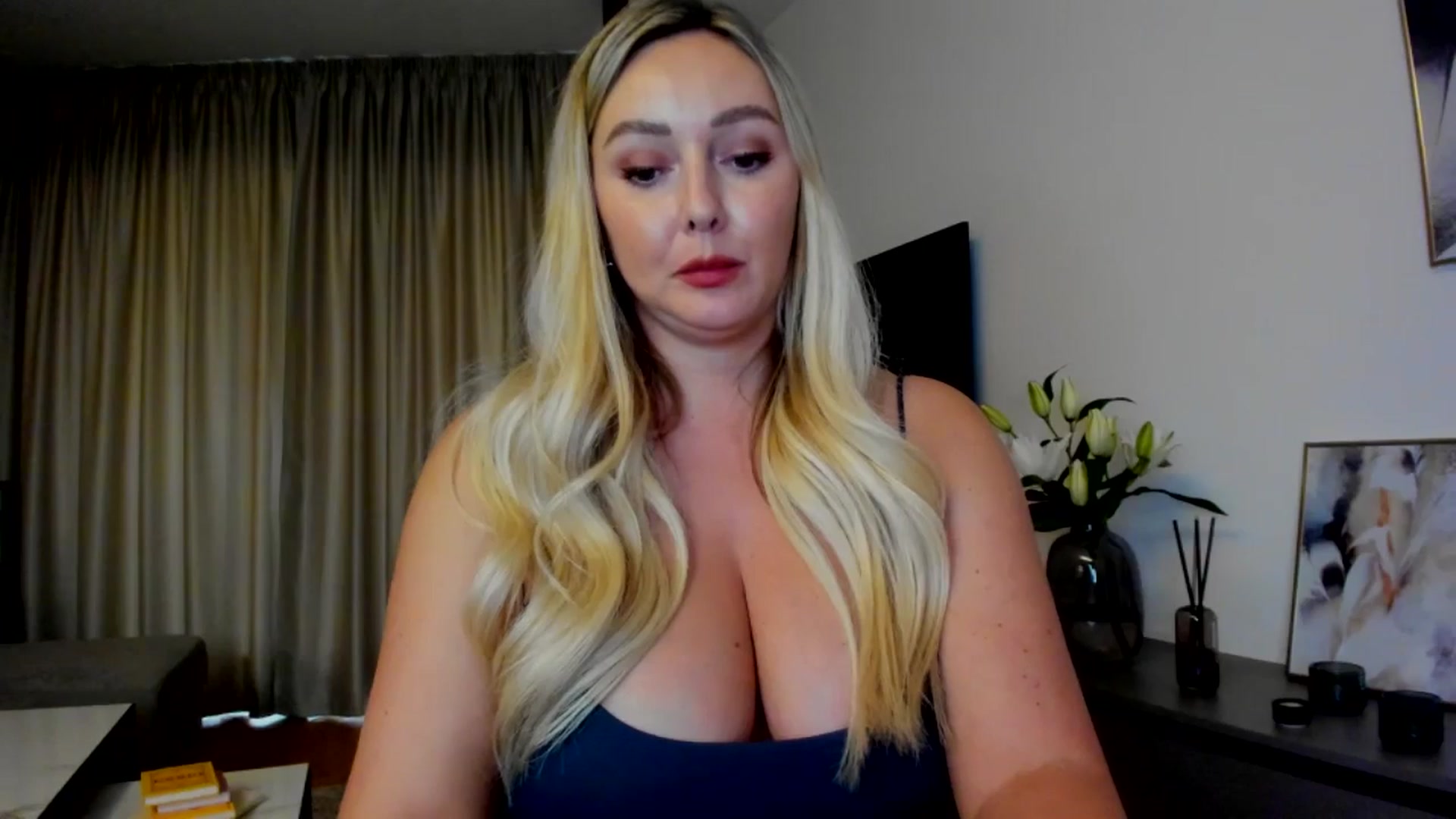 Gallery image thumbnail from Mi_Ha's myfreecams stream on, 07/15/2025, 15:58 image 6 of 20