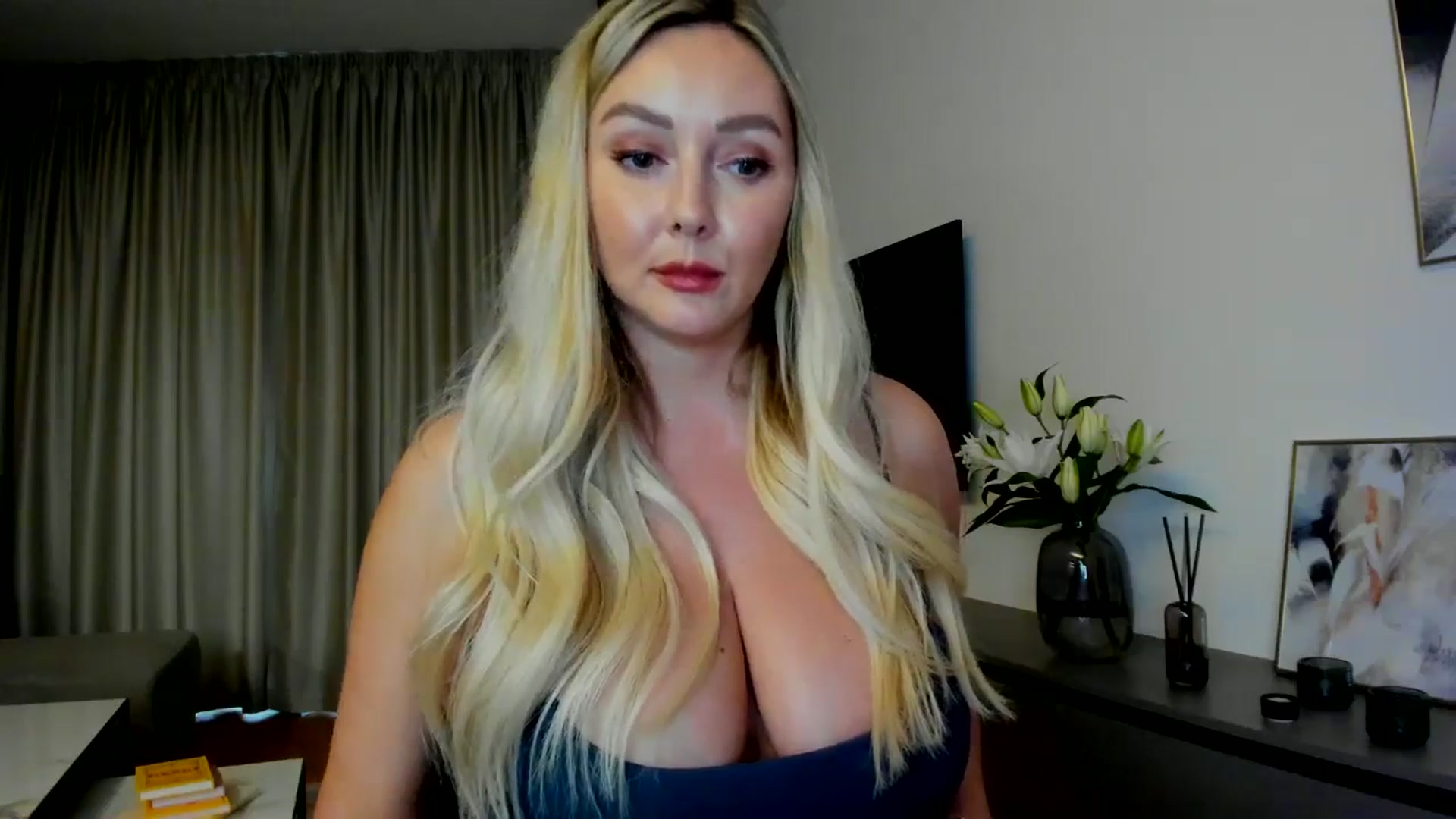 Gallery image thumbnail from Mi_Ha's myfreecams stream on, 07/15/2025, 15:58 image 11 of 20