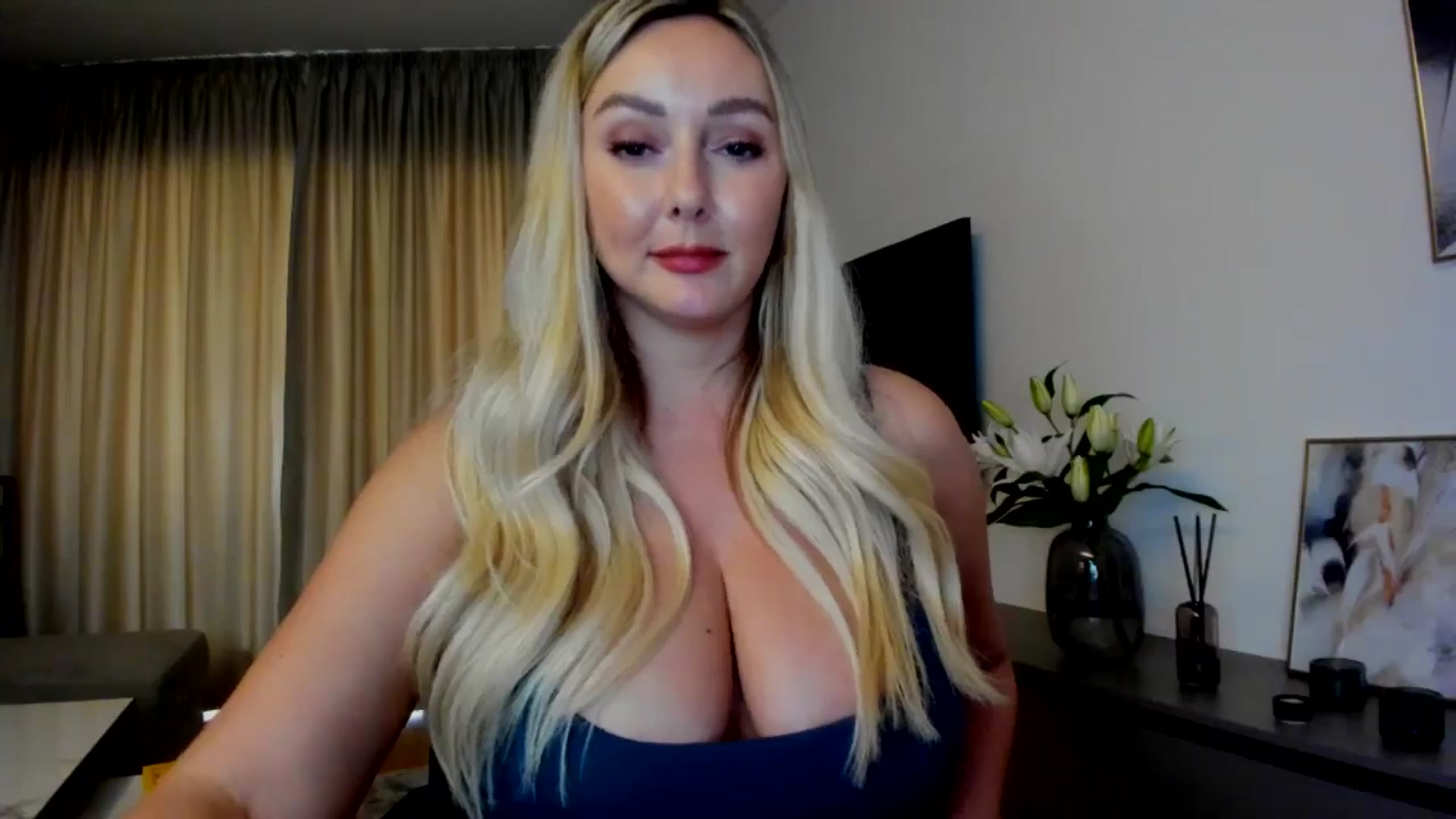 Gallery image thumbnail from Mi_Ha's myfreecams stream on, 07/15/2025, 15:58 image 7 of 20
