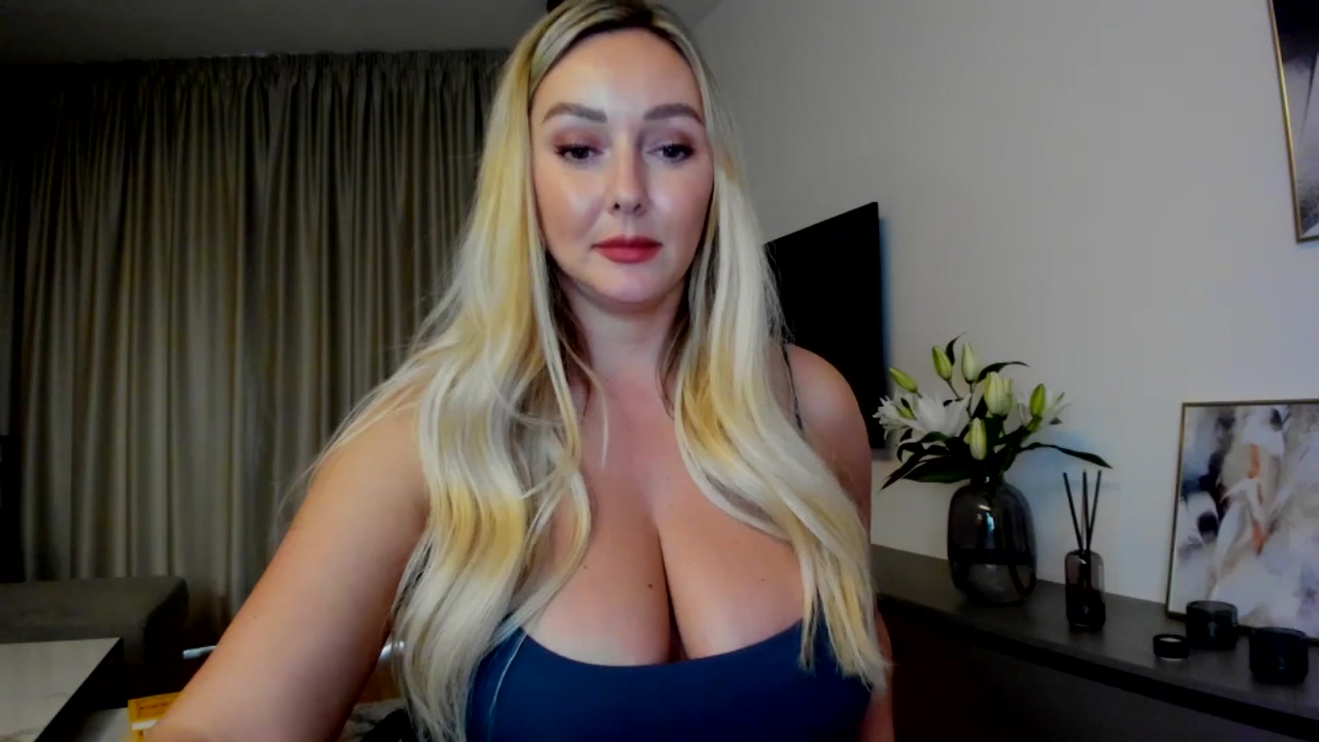 Gallery image thumbnail from Mi_Ha's myfreecams stream on, 07/15/2025, 15:58 image 2 of 20