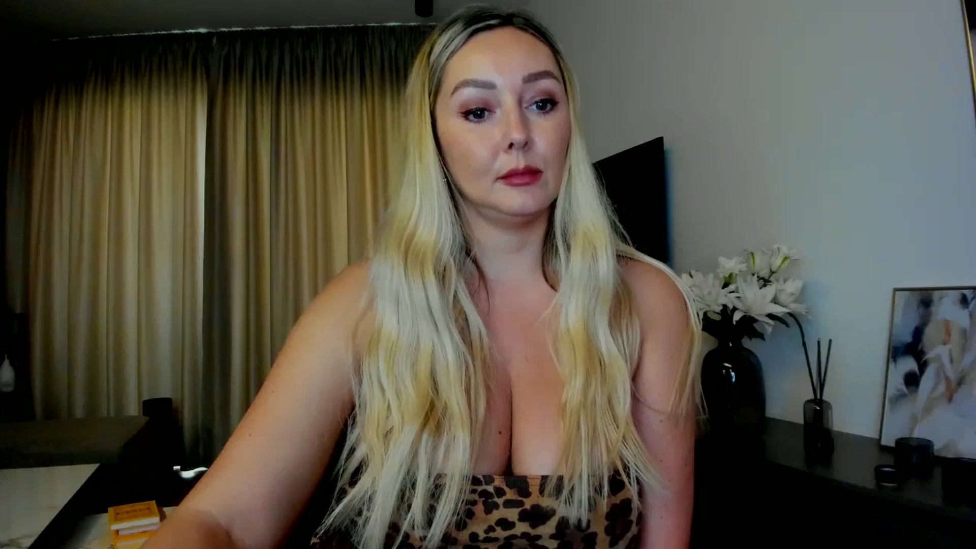 Gallery image thumbnail from Mi_Ha's myfreecams stream on, 07/18/2025, 14:30 image 7 of 20