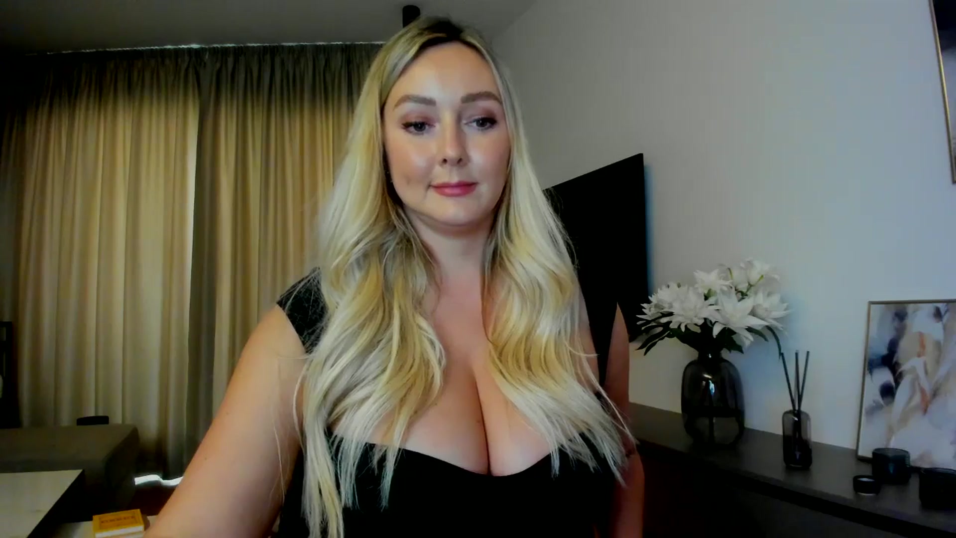 Gallery image thumbnail from Mi_Ha's myfreecams stream on, 07/19/2025, 13:49 image 19 of 20