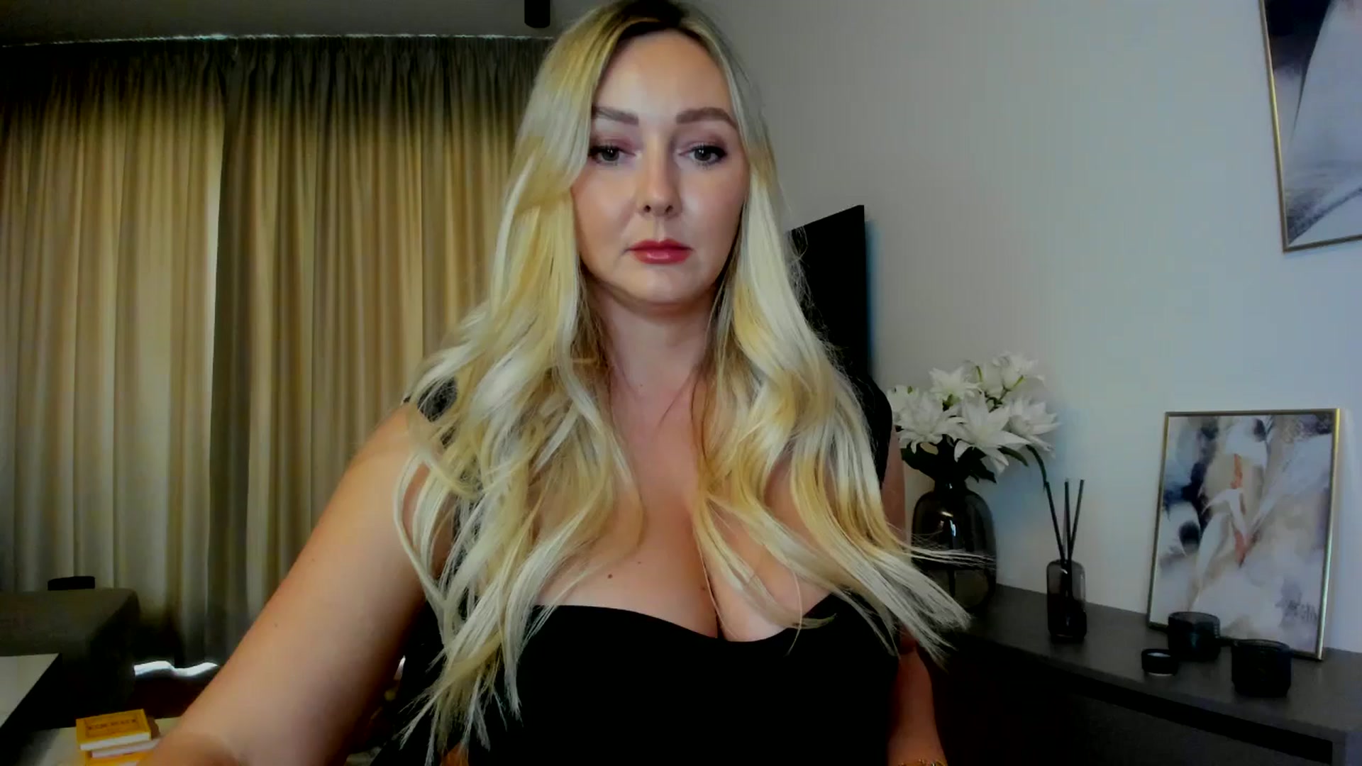 Gallery image thumbnail from Mi_Ha's myfreecams stream on, 07/19/2025, 13:49 image 1 of 20