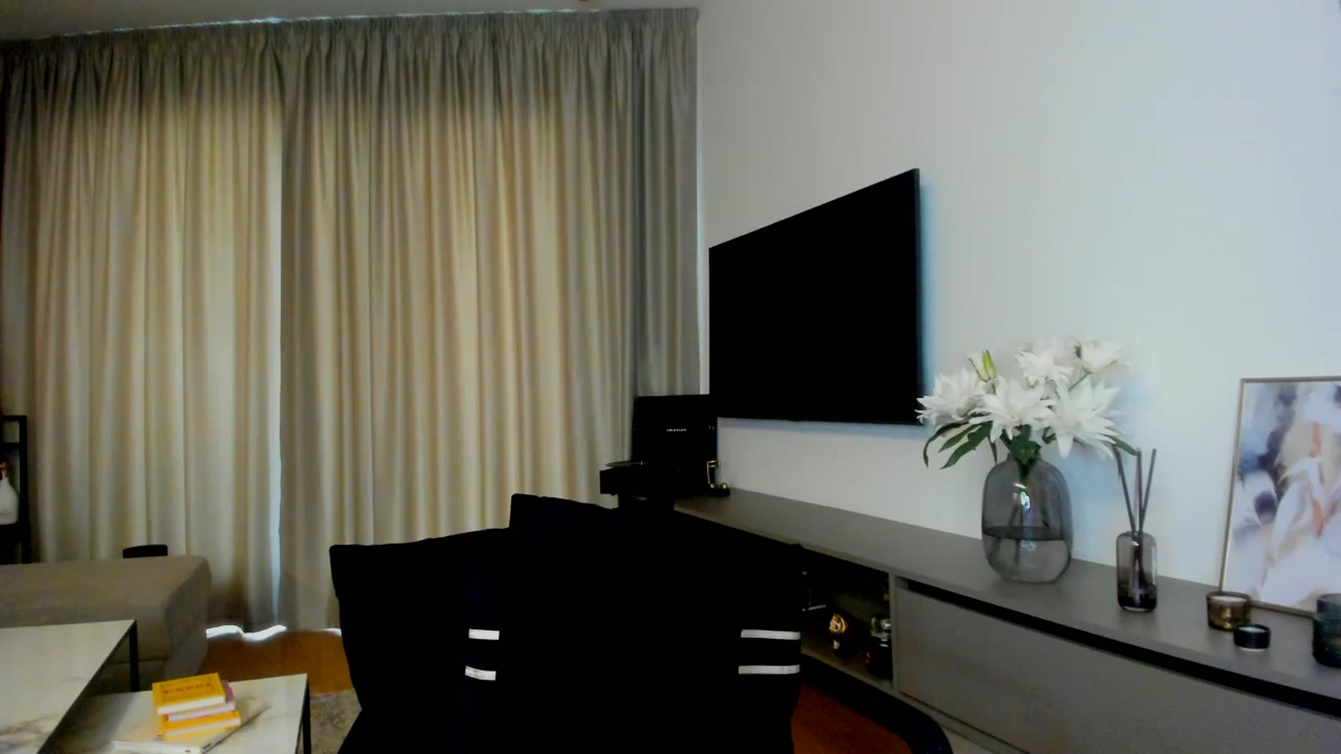 Gallery image thumbnail from Mi_Ha's myfreecams stream on, 07/20/2025, 16:17 image 7 of 20