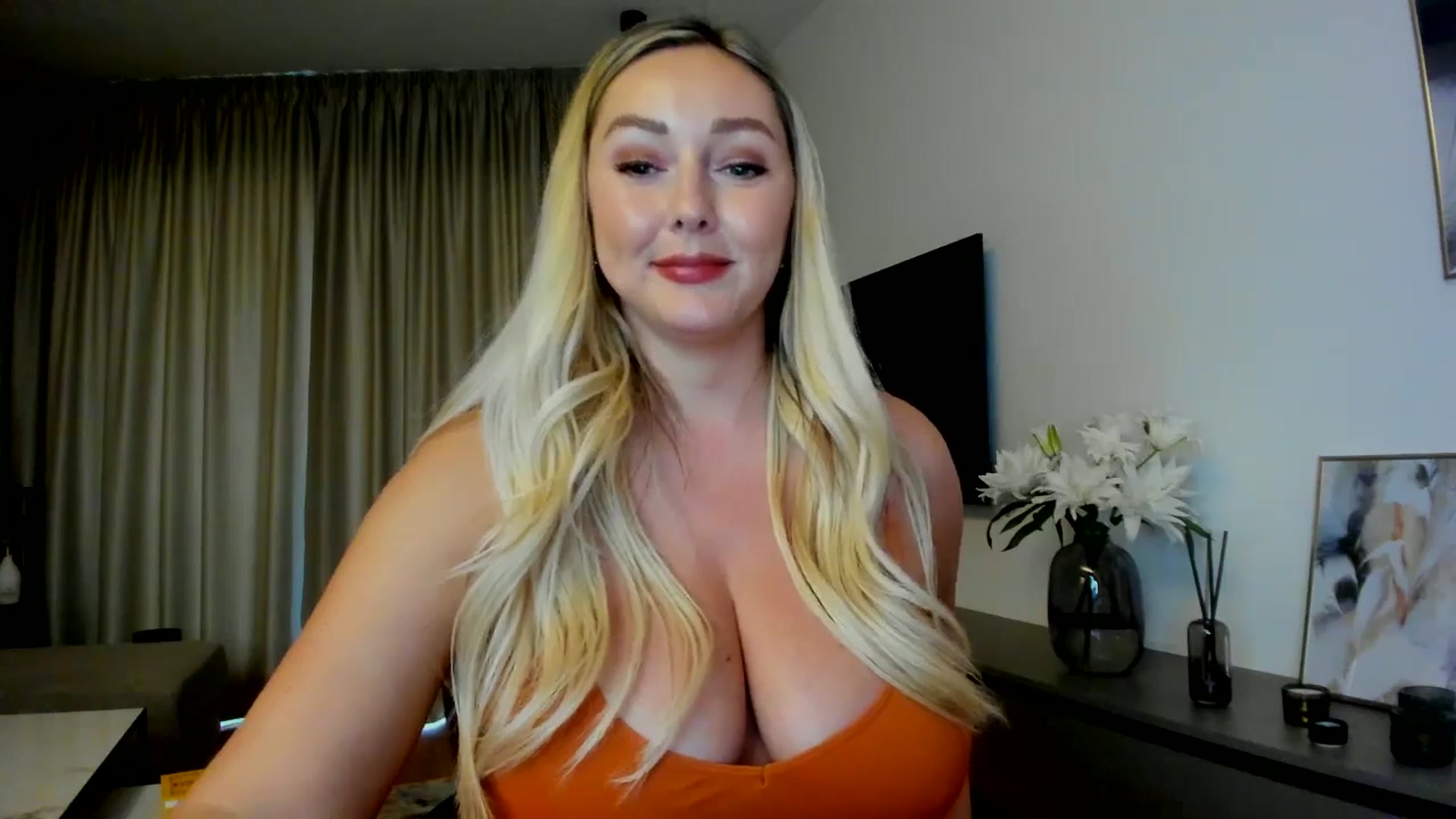 Gallery image thumbnail from Mi_Ha's myfreecams stream on, 07/20/2025, 16:17 image 14 of 20