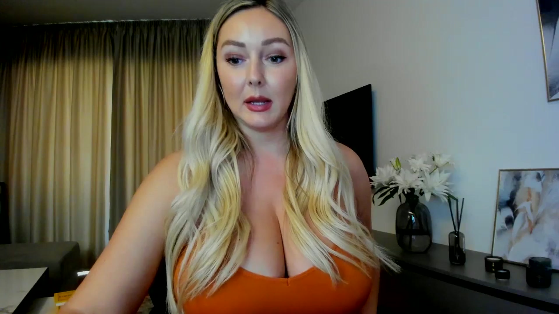 Gallery image thumbnail from Mi_Ha's myfreecams stream on, 07/20/2025, 16:17 image 16 of 20