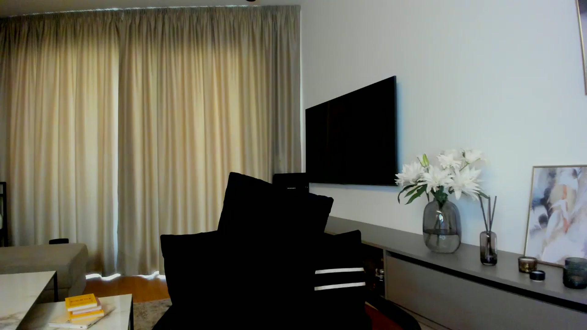 Gallery image thumbnail from Mi_Ha's myfreecams stream on, 07/20/2025, 16:17 image 3 of 20