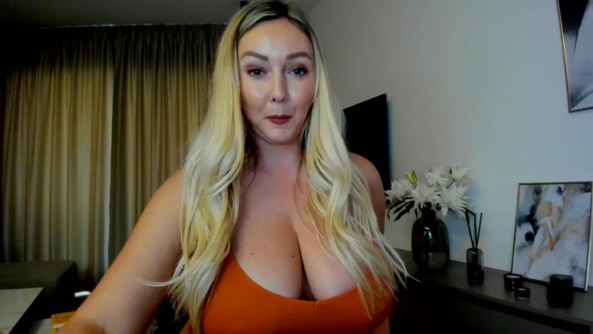 Gallery image thumbnail from Mi_Ha's myfreecams stream on, 07/20/2025, 16:17 image 19 of 20