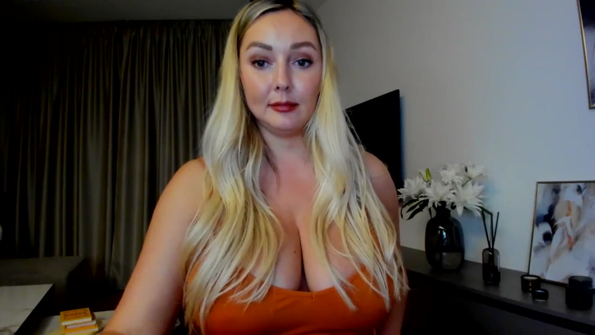 Gallery image thumbnail from Mi_Ha's myfreecams stream on, 07/20/2025, 21:03 image 19 of 20