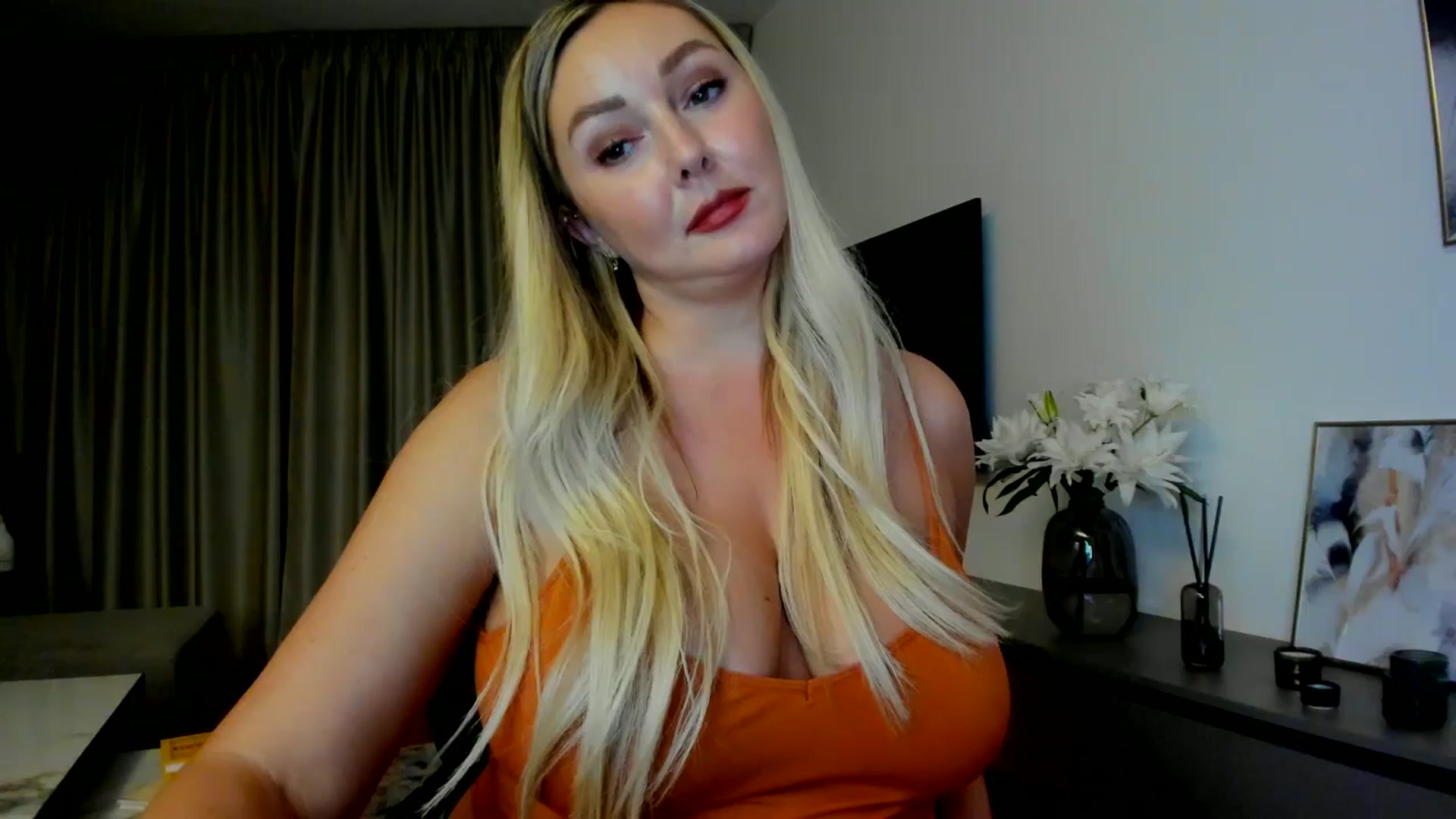 Gallery image thumbnail from Mi_Ha's myfreecams stream on, 07/20/2025, 21:03 image 8 of 20
