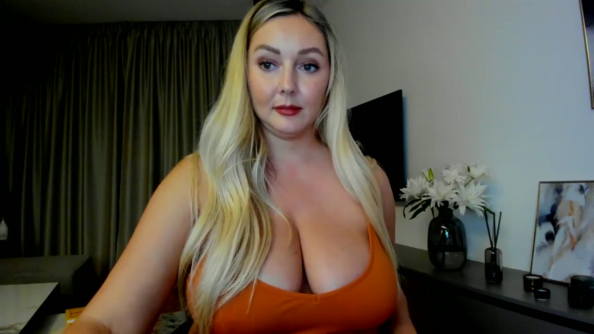 Gallery image thumbnail from Mi_Ha's myfreecams stream on, 07/20/2025, 21:03 image 15 of 20
