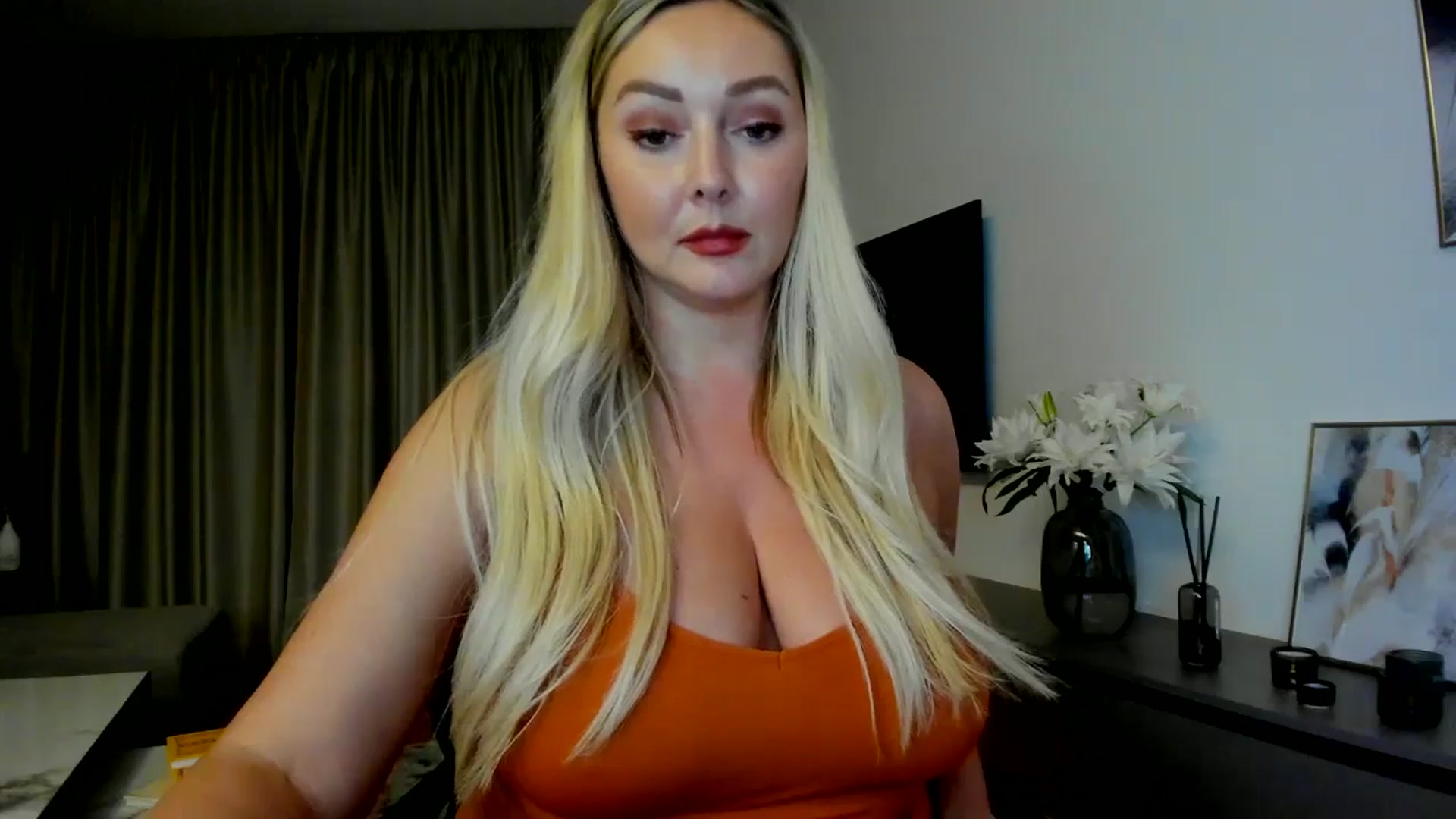 Gallery image thumbnail from Mi_Ha's myfreecams stream on, 07/20/2025, 21:03 image 2 of 20