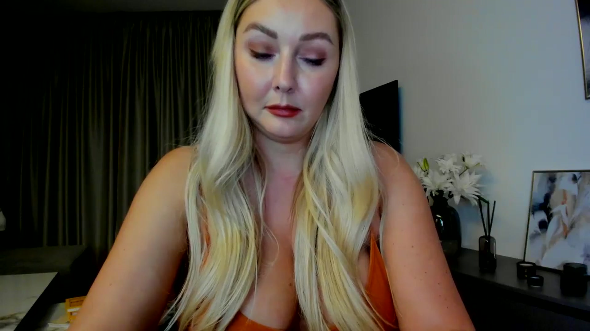 Gallery image thumbnail from Mi_Ha's myfreecams stream on, 07/20/2025, 21:03 image 7 of 20