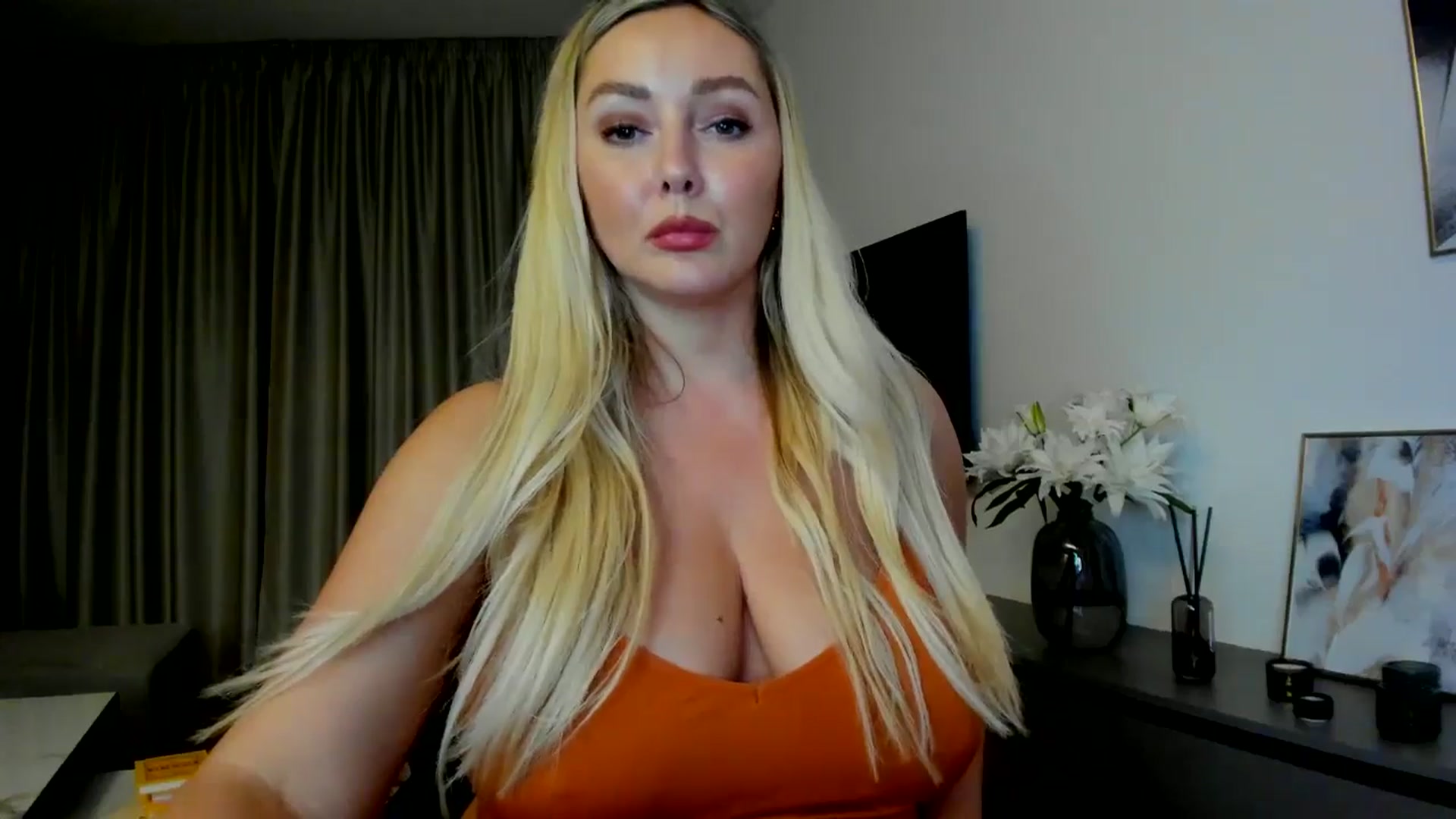 Gallery image thumbnail from Mi_Ha's myfreecams stream on, 07/20/2025, 21:57 image 4 of 20