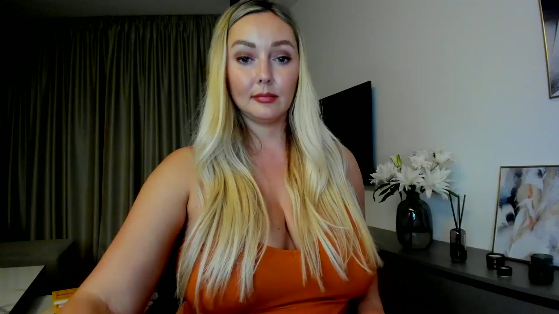 Gallery image thumbnail from Mi_Ha's myfreecams stream on, 07/20/2025, 21:57 image 10 of 20