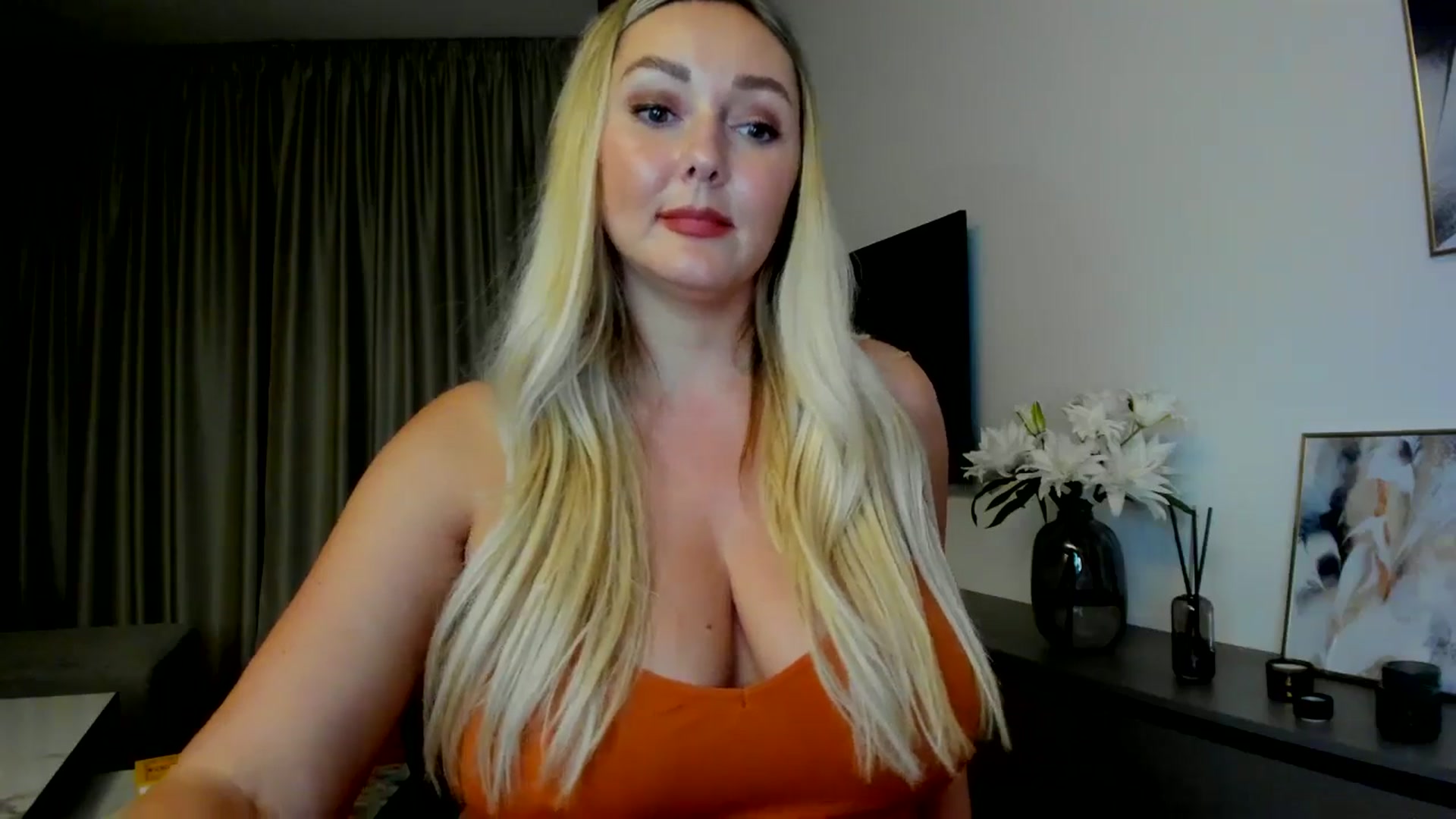 Gallery image thumbnail from Mi_Ha's myfreecams stream on, 07/20/2025, 21:57 image 18 of 20
