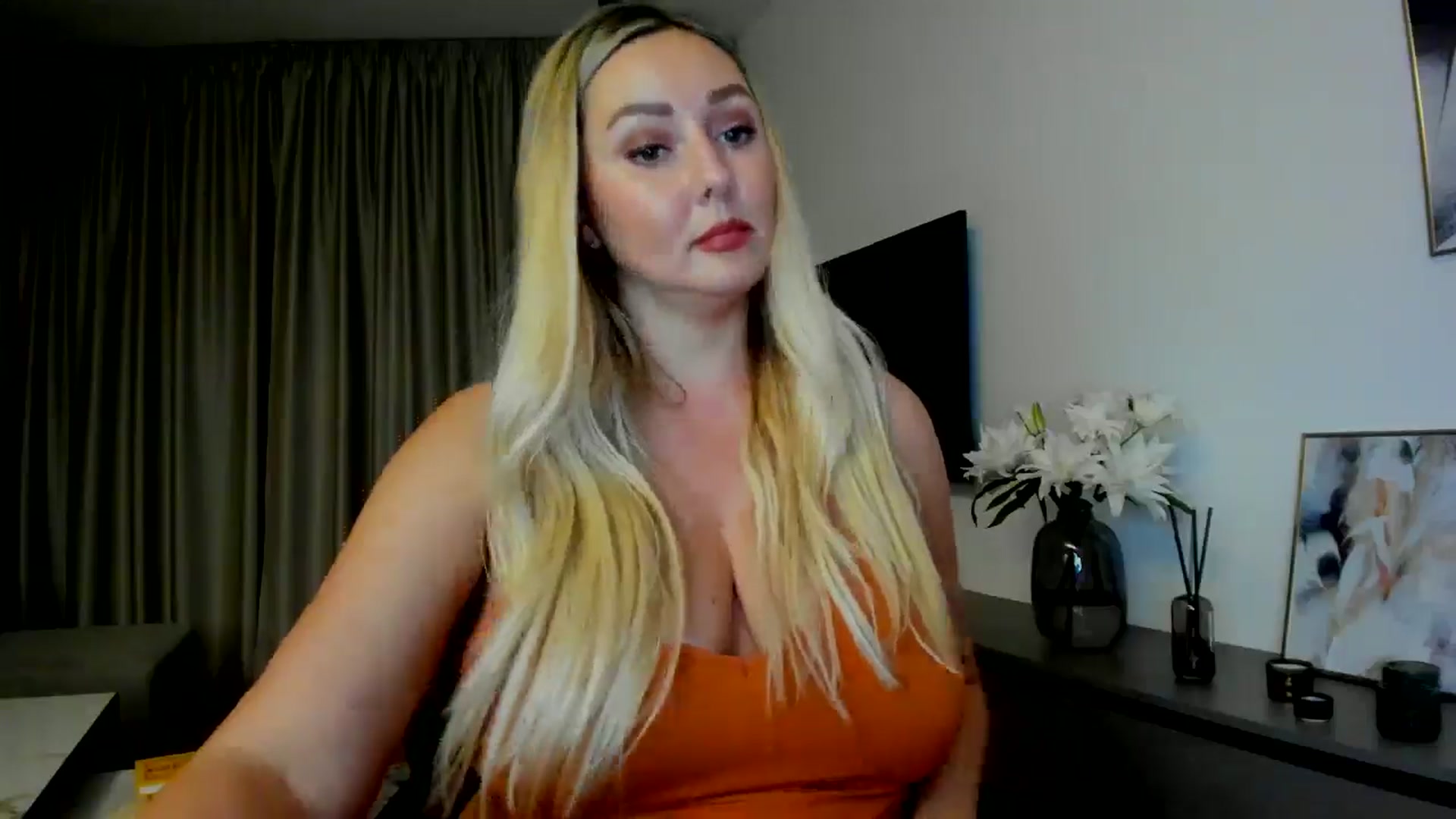 Gallery image thumbnail from Mi_Ha's myfreecams stream on, 07/20/2025, 21:57 image 5 of 20