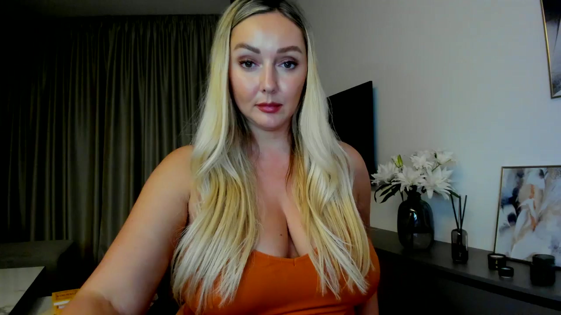 Gallery image thumbnail from Mi_Ha's myfreecams stream on, 07/20/2025, 21:57 image 15 of 20