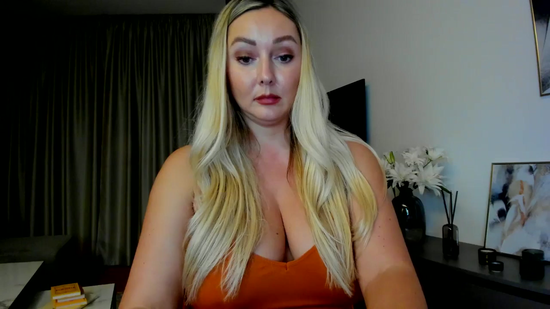 Gallery image thumbnail from Mi_Ha's myfreecams stream on, 07/20/2025, 21:57 image 16 of 20