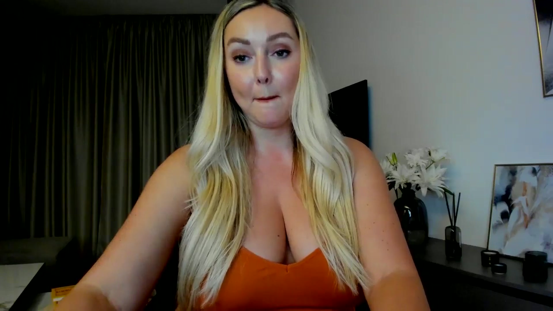 Gallery image thumbnail from Mi_Ha's myfreecams stream on, 07/20/2025, 21:57 image 13 of 20