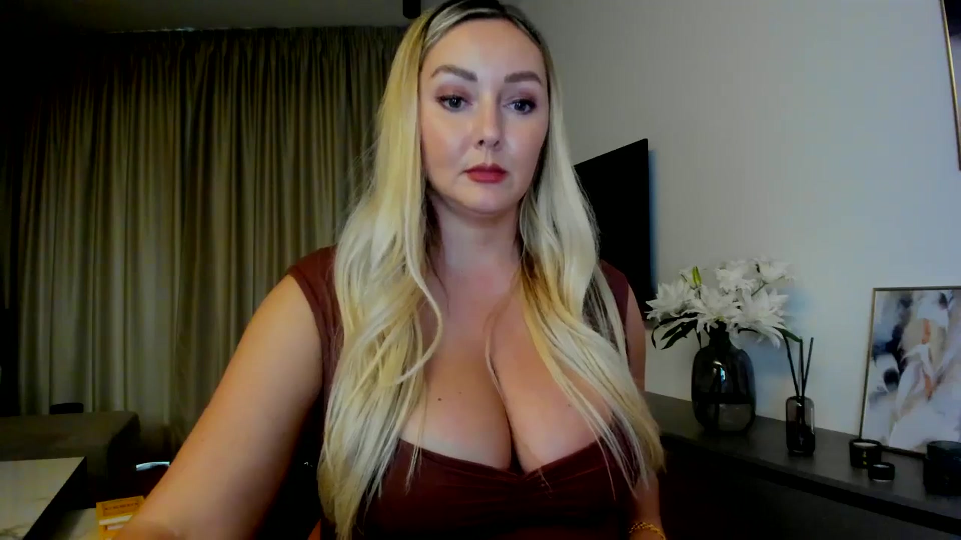 Gallery image thumbnail from Mi_Ha's myfreecams stream on, 07/21/2025, 16:26 image 3 of 20