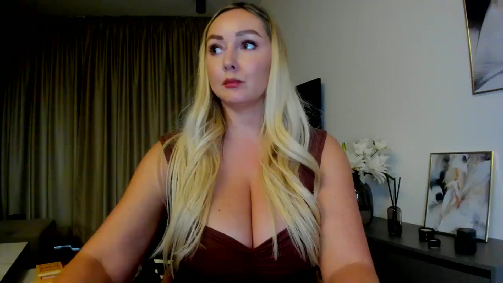 Gallery image thumbnail from Mi_Ha's myfreecams stream on, 07/21/2025, 16:26 image 19 of 20
