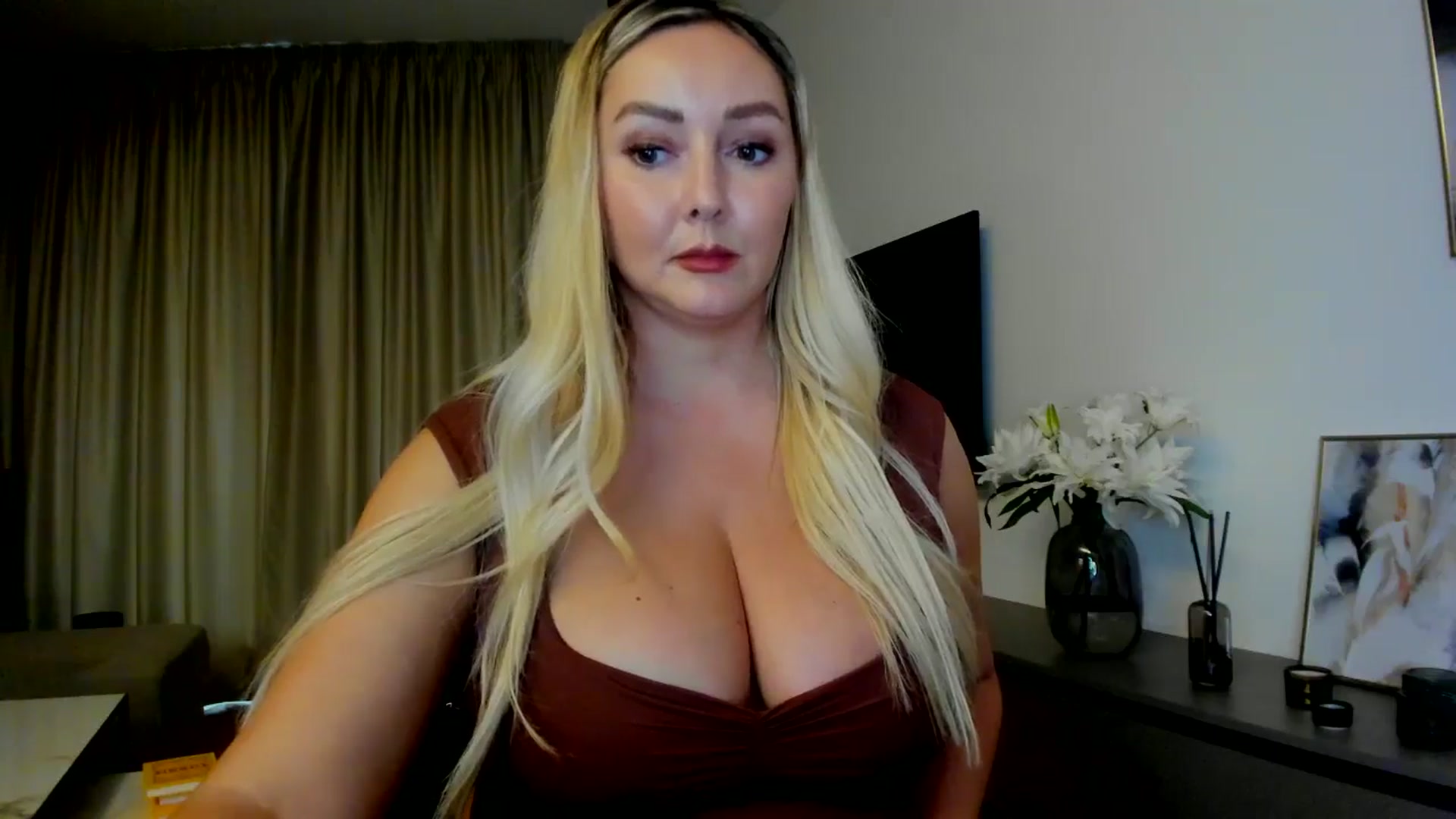 Gallery image thumbnail from Mi_Ha's myfreecams stream on, 07/21/2025, 16:26 image 4 of 20