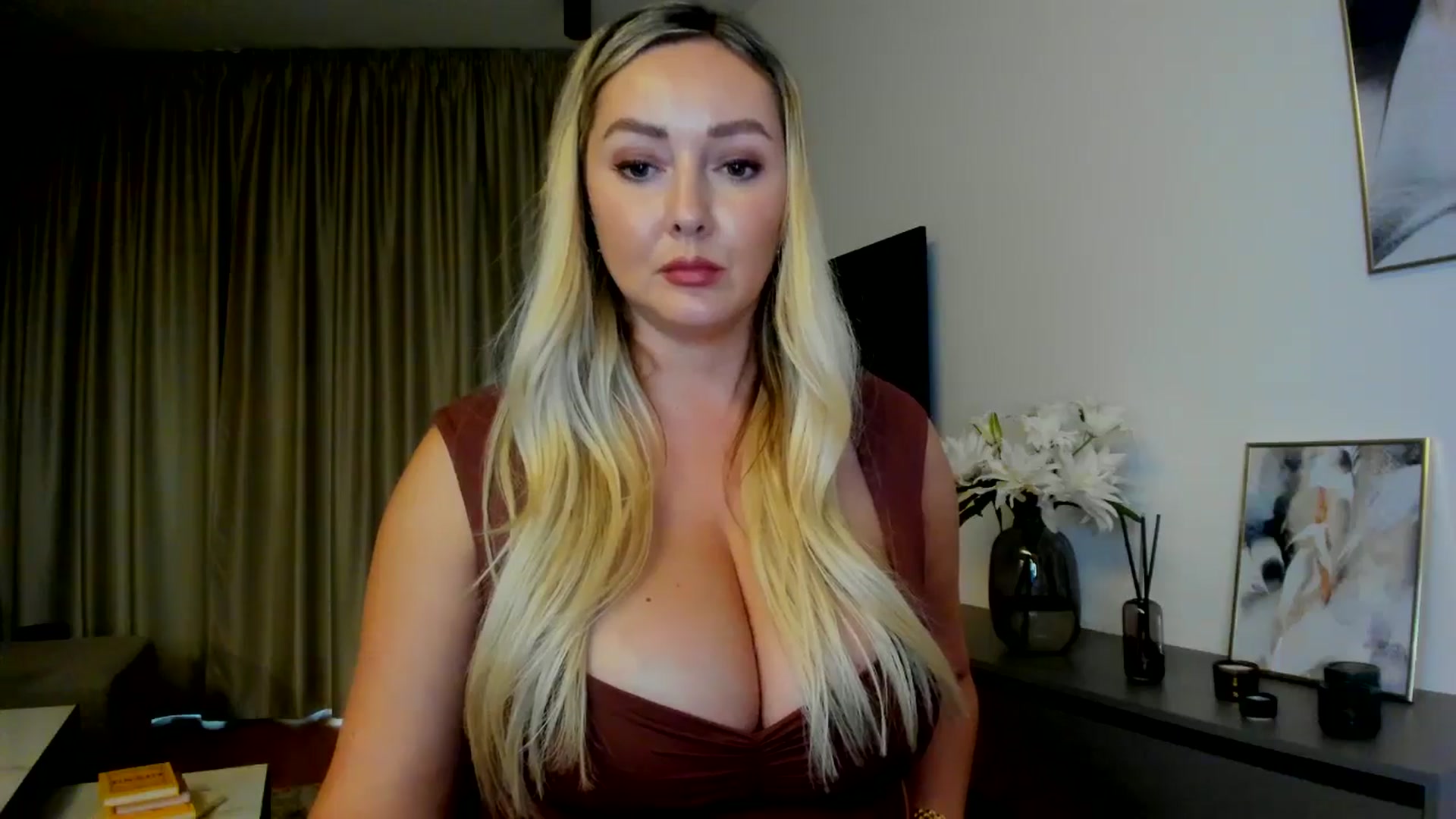 Gallery image thumbnail from Mi_Ha's myfreecams stream on, 07/21/2025, 16:26 image 12 of 20