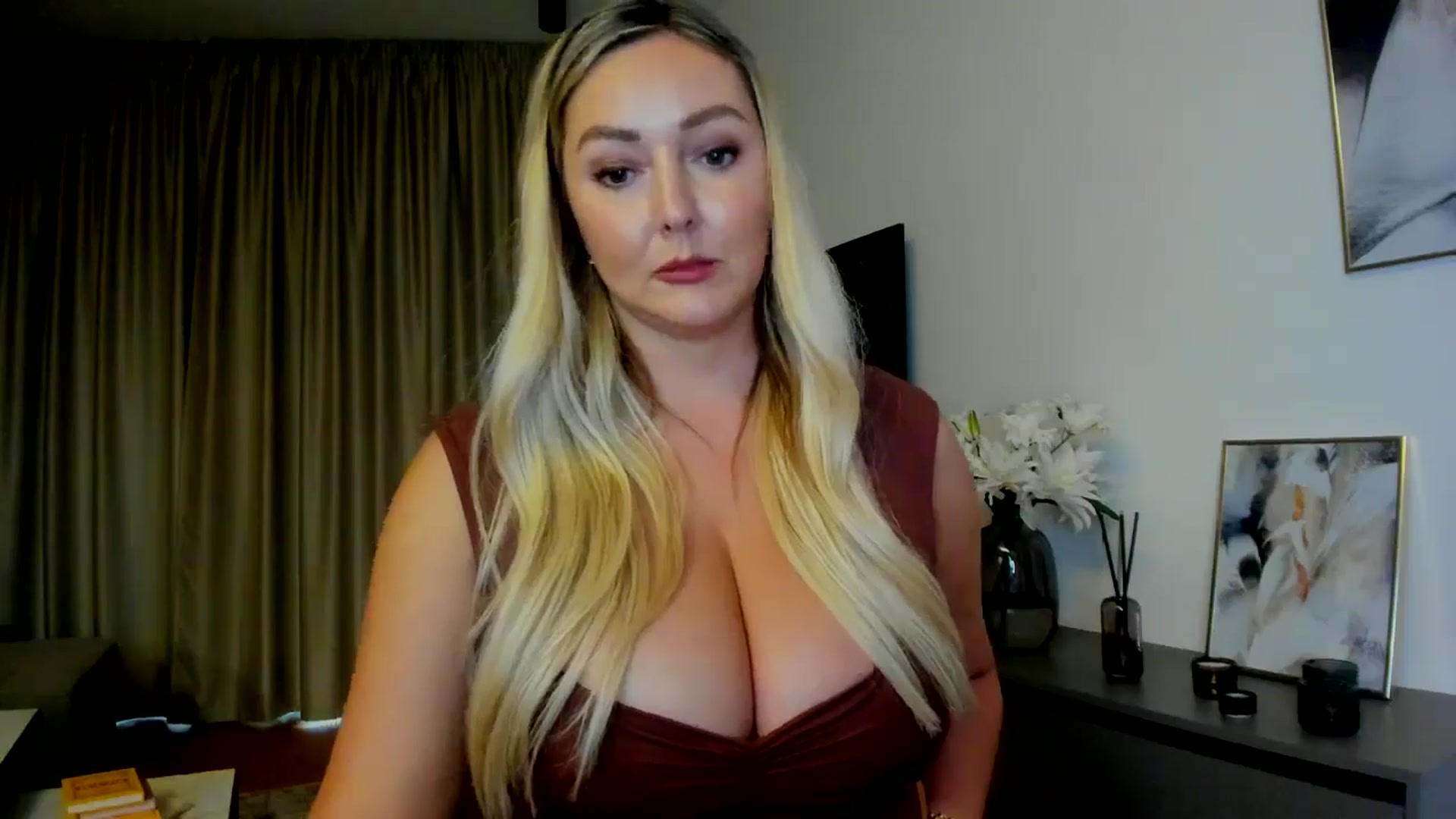 Gallery image thumbnail from Mi_Ha's myfreecams stream on, 07/21/2025, 16:26 image 14 of 20
