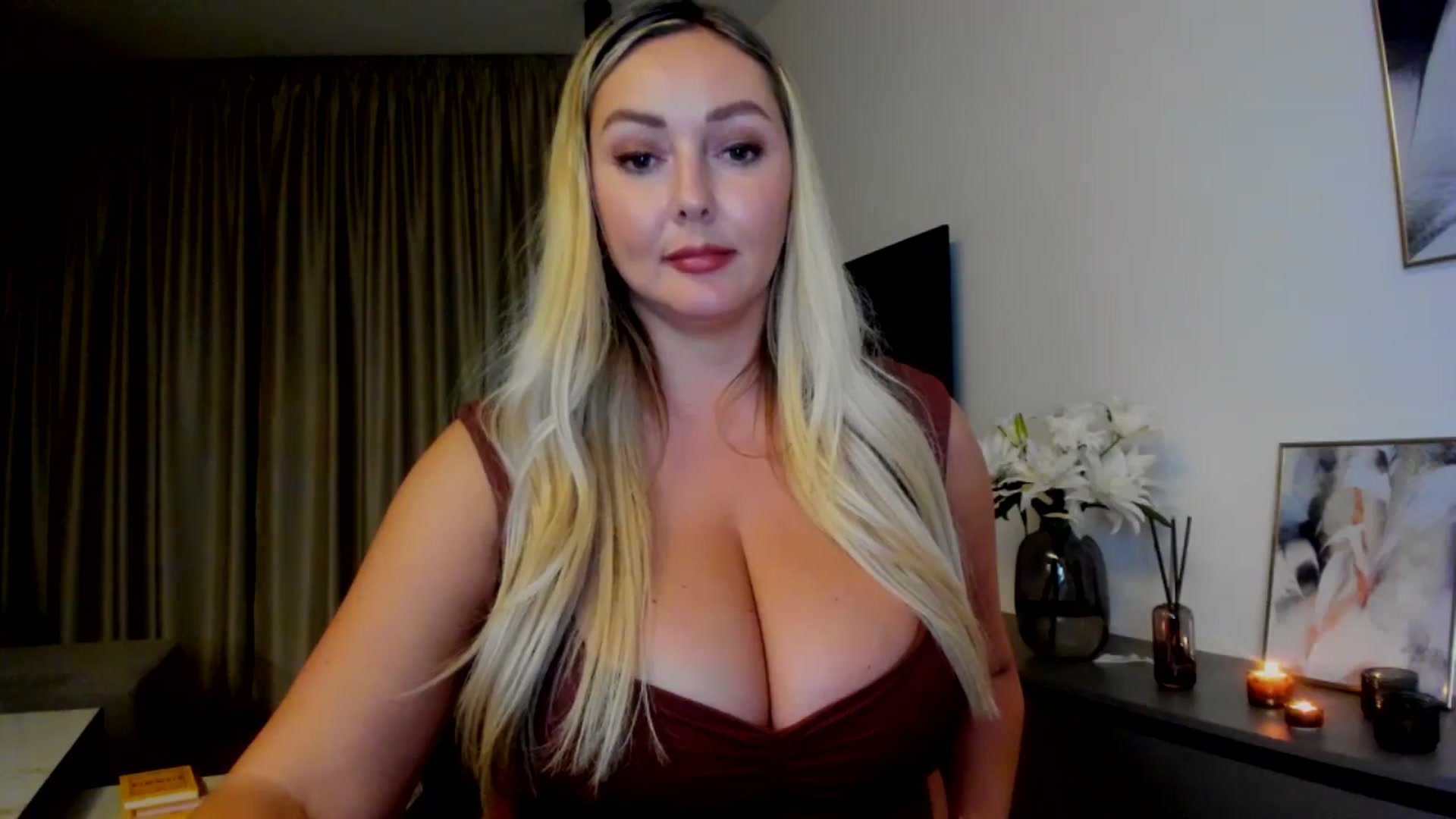 Gallery image thumbnail from Mi_Ha's myfreecams stream on, 07/21/2025, 21:31 image 4 of 20