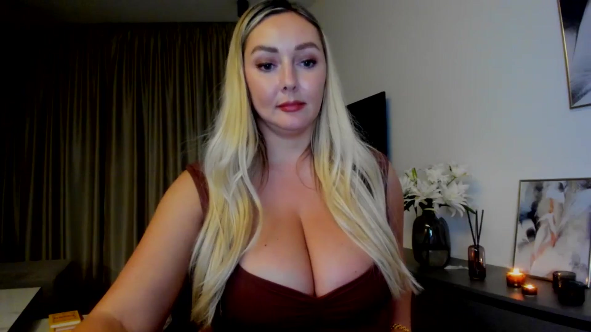 Gallery image thumbnail from Mi_Ha's myfreecams stream on, 07/21/2025, 21:31 image 3 of 20