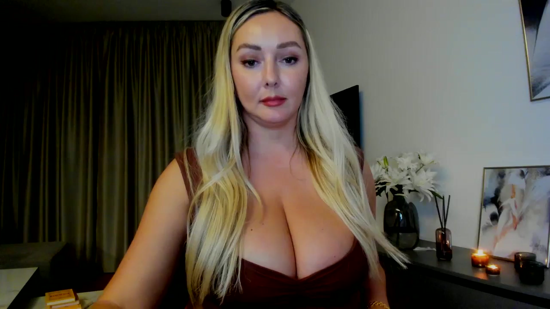 Gallery image thumbnail from Mi_Ha's myfreecams stream on, 07/21/2025, 21:31 image 7 of 20