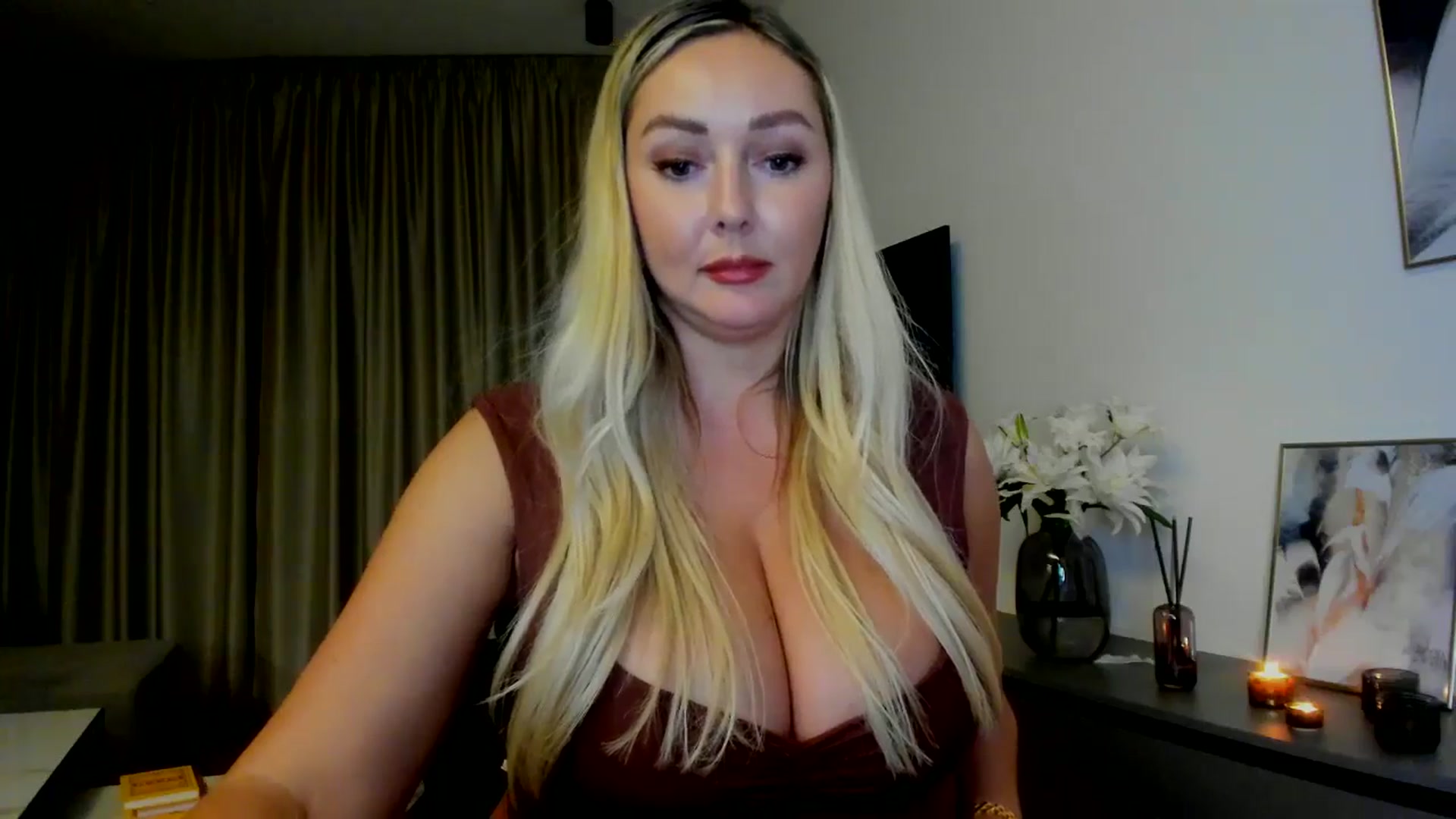 Gallery image thumbnail from Mi_Ha's myfreecams stream on, 07/21/2025, 21:31 image 2 of 20