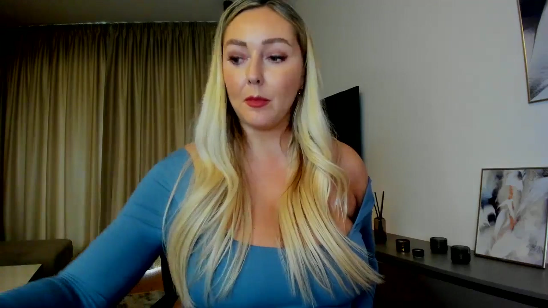 Gallery image thumbnail from Mi_Ha's myfreecams stream on, 07/22/2025, 14:02 image 4 of 20