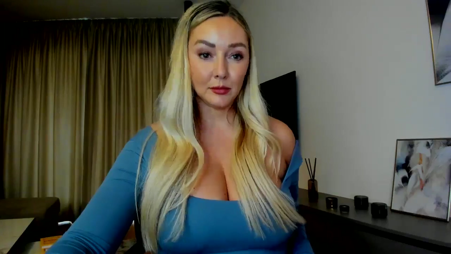 Gallery image thumbnail from Mi_Ha's myfreecams stream on, 07/22/2025, 14:02 image 3 of 20