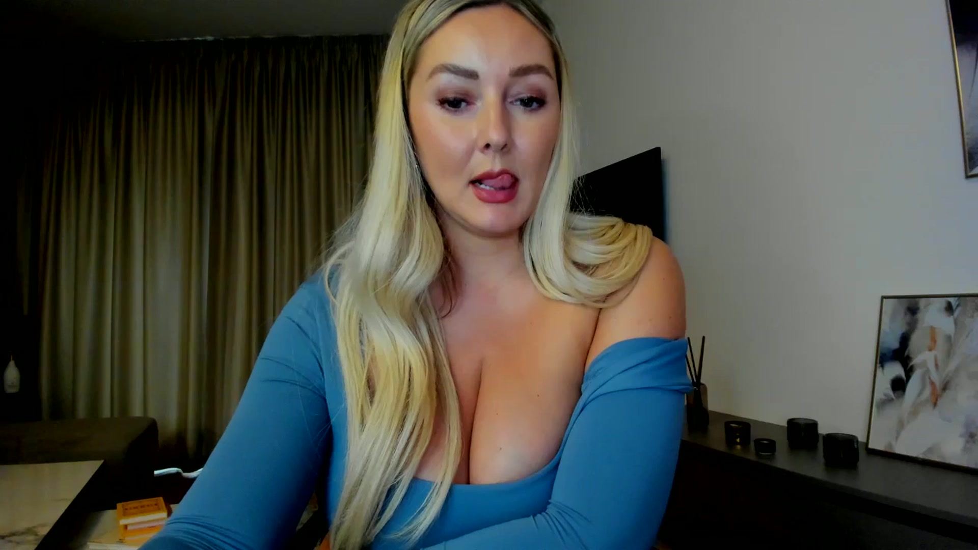 Gallery image thumbnail from Mi_Ha's myfreecams stream on, 07/22/2025, 14:18 image 7 of 20