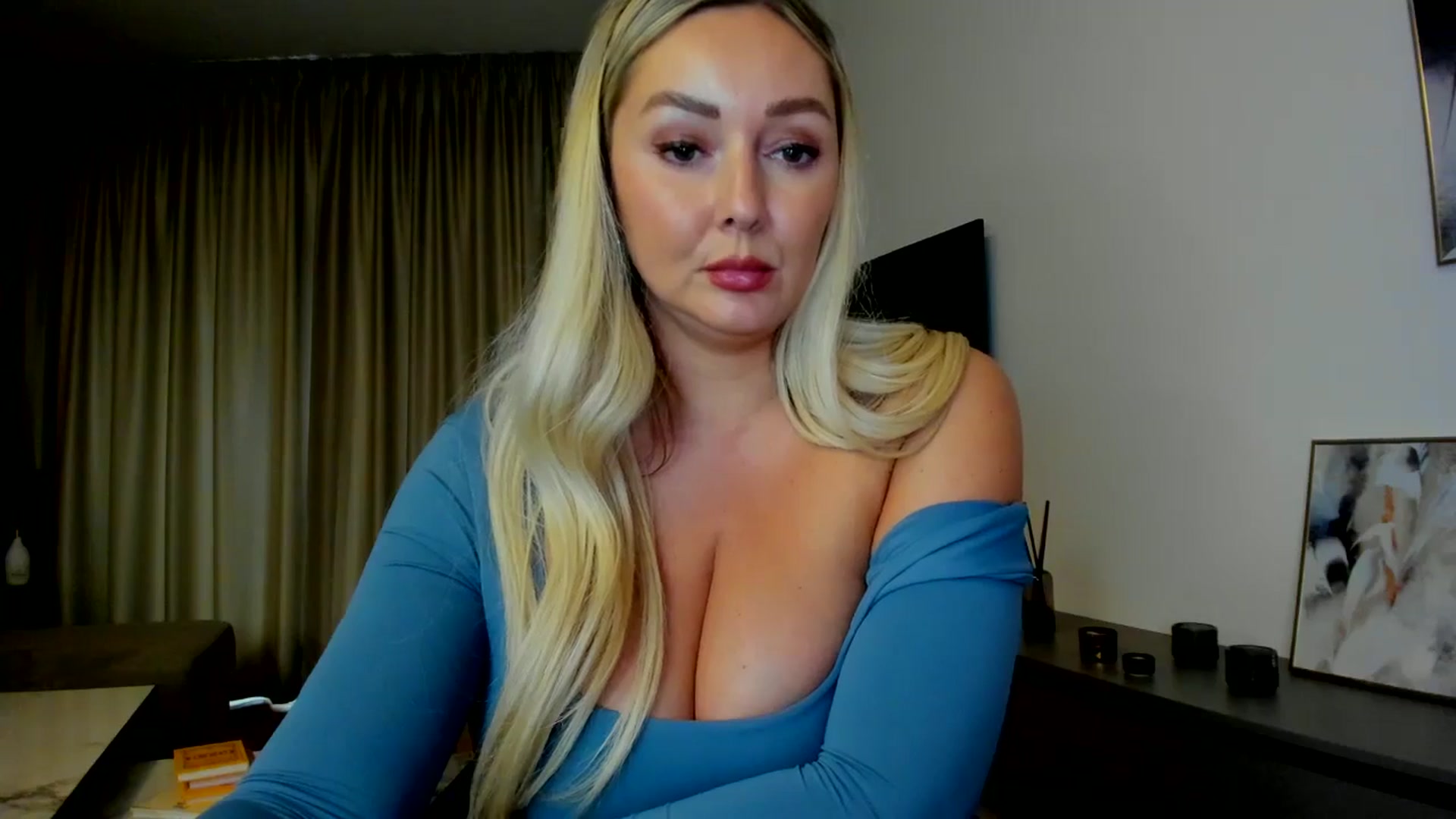 Gallery image thumbnail from Mi_Ha's myfreecams stream on, 07/22/2025, 14:18 image 6 of 20