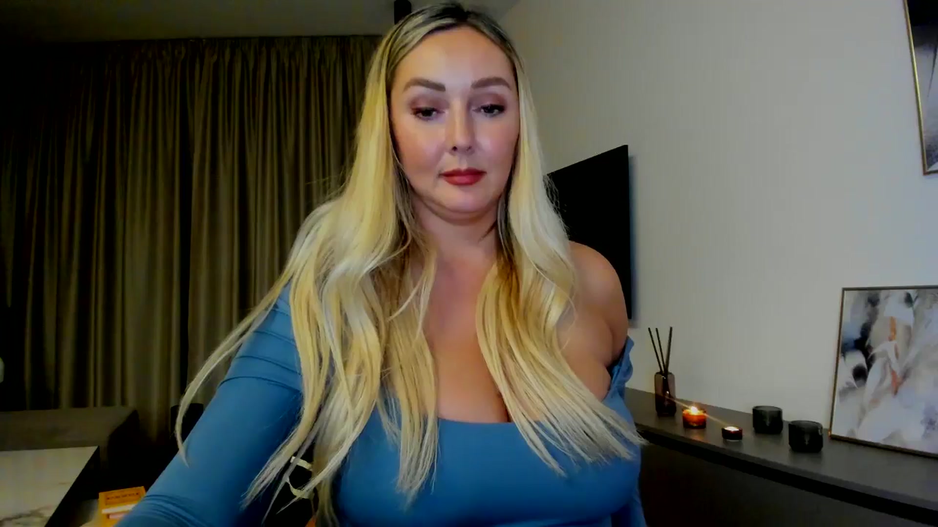 Gallery image thumbnail from Mi_Ha's myfreecams stream on, 07/22/2025, 21:16 image 10 of 20