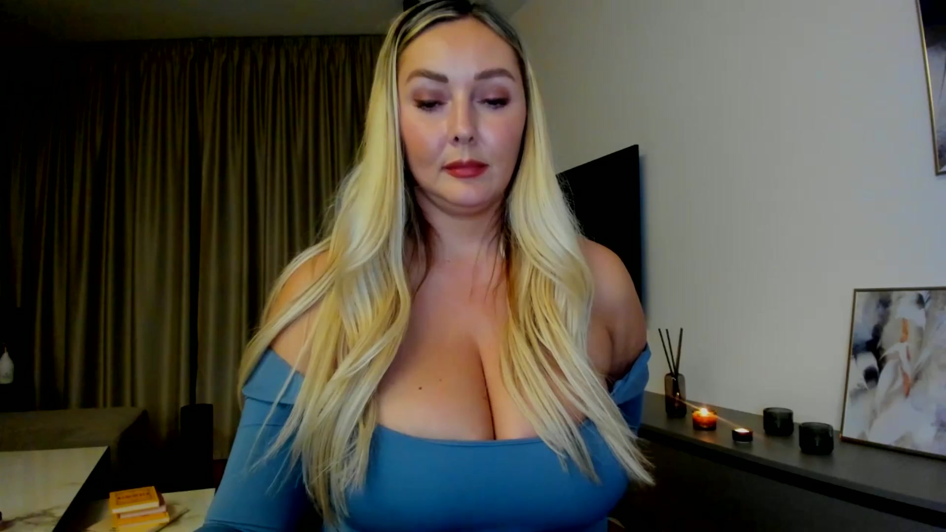 Gallery image thumbnail from Mi_Ha's myfreecams stream on, 07/22/2025, 21:16 image 17 of 20