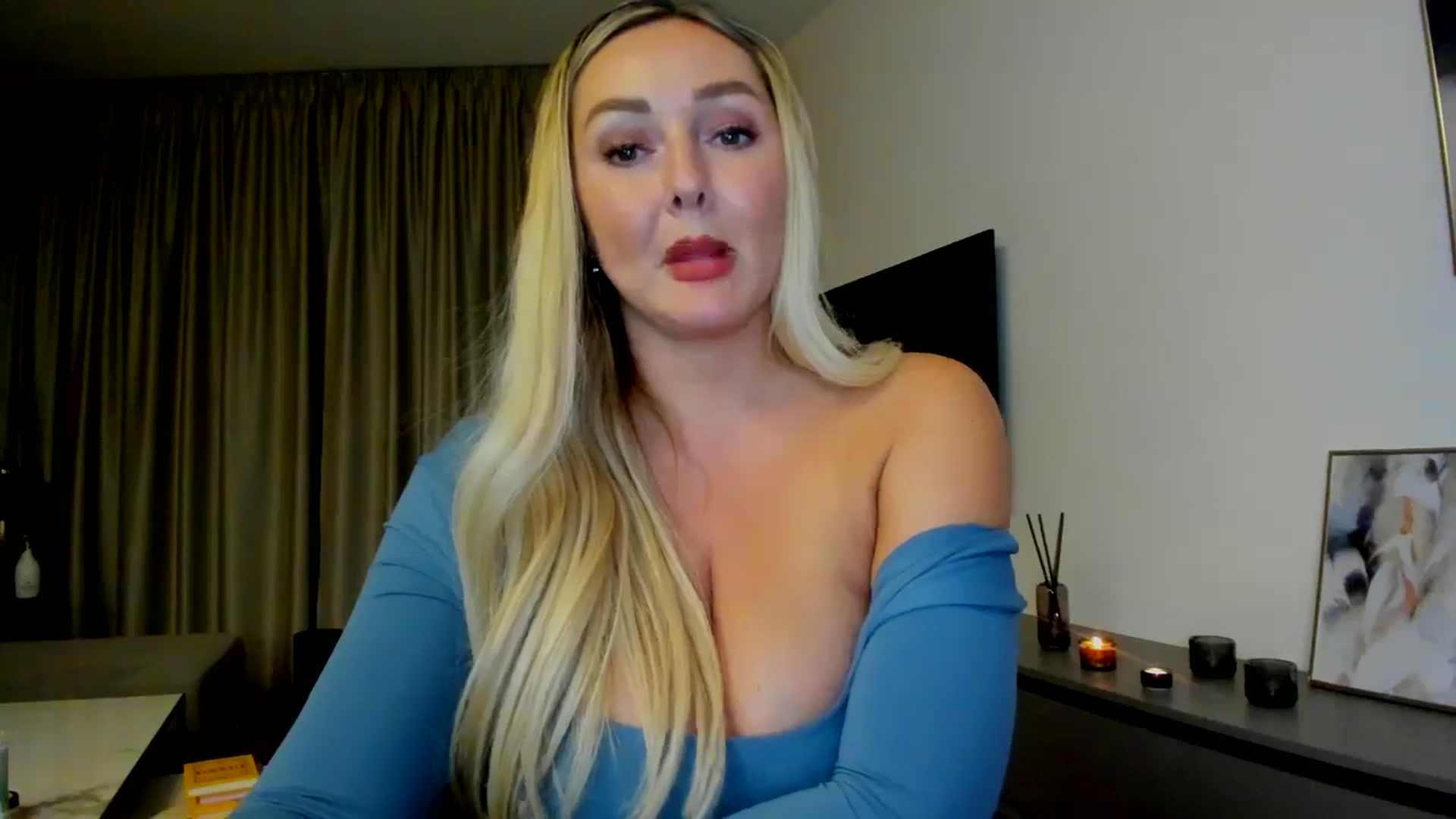 Gallery image thumbnail from Mi_Ha's myfreecams stream on, 07/22/2025, 21:16 image 4 of 20