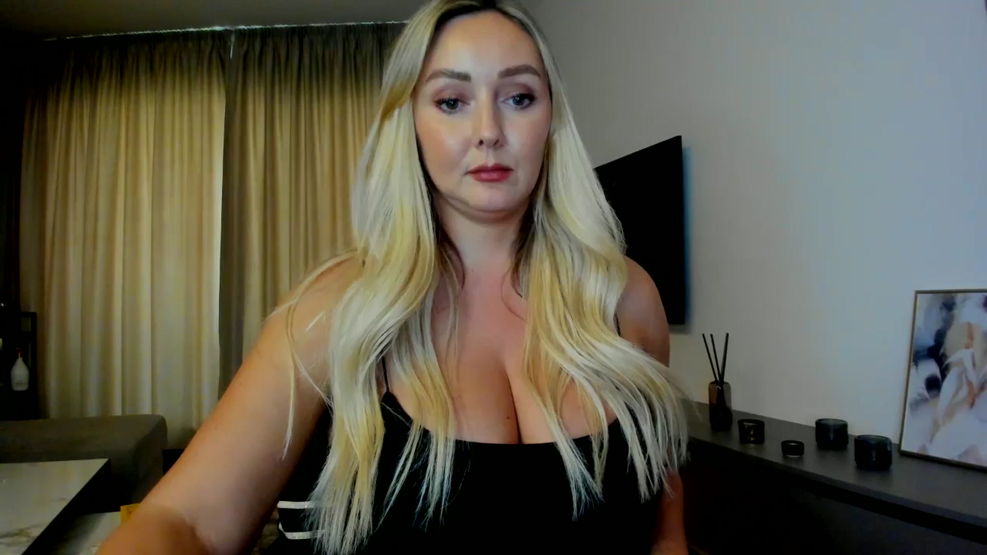 Gallery image thumbnail from Mi_Ha's myfreecams stream on, 07/23/2025, 13:34 image 6 of 20